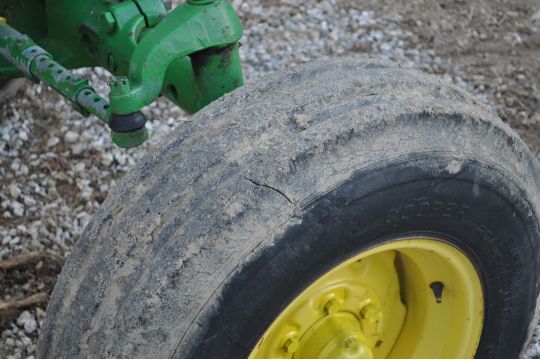 John Deere 3020 tractor, diesel, Powershift, 16.9-38 tires, 7.50-16 tires, wide front - Image 8 of 22