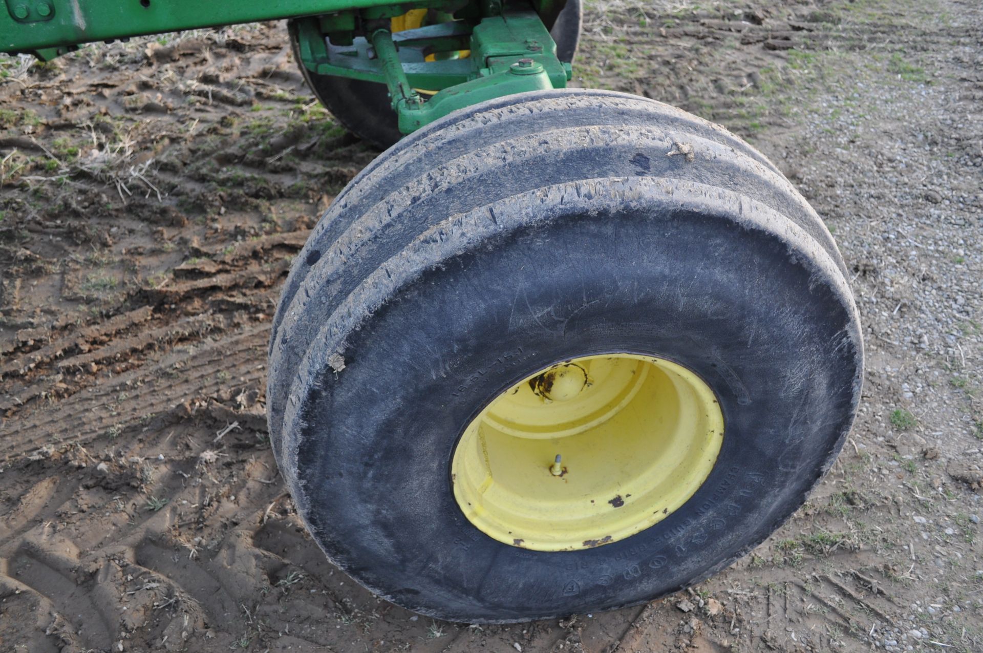 John Deere 4850 tractor, 20.8-38 rear duals, 16.5-16.1 front tires, 15 spd powershift, 3 hyd remotes - Image 9 of 29