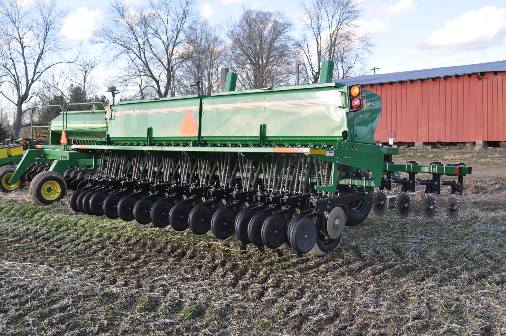 15’ Great Plains 1500 grain drill, 7.5” spacing, no till coulters, ground drive, one owner - Image 3 of 15