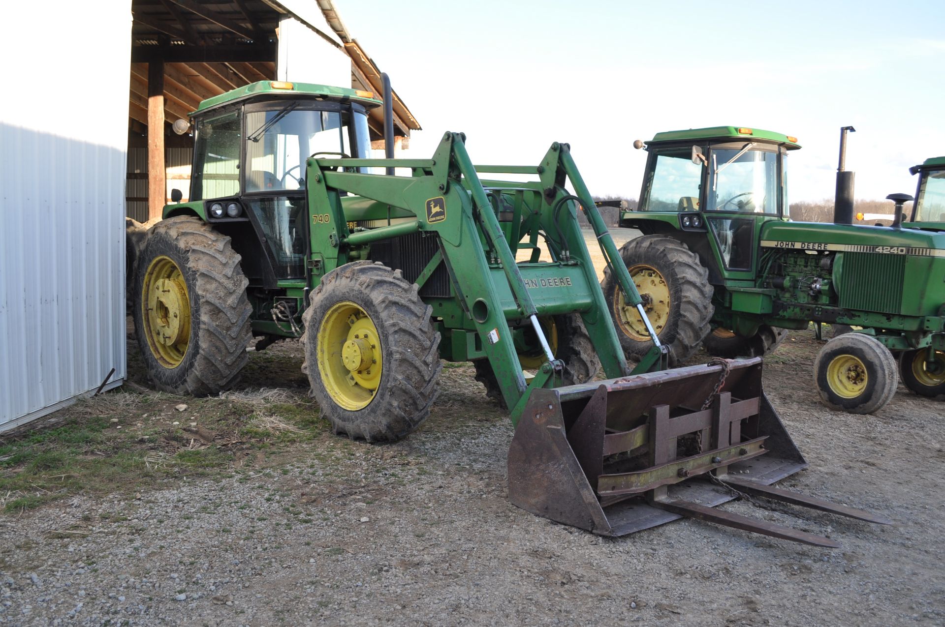 John Deere 3255 tractor, MFWD, C/H/A, 18.4-38 rear, 13.6-28 front, rear wheel weights, 2 hyd remotes - Image 2 of 28