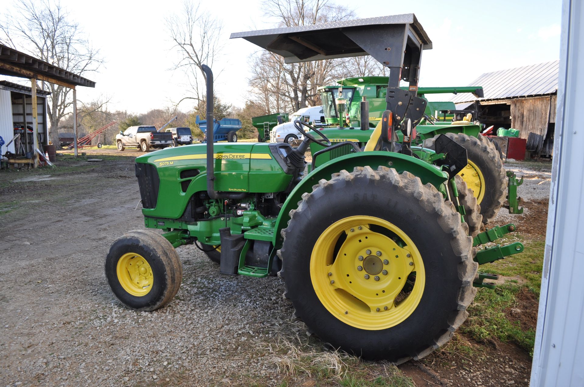 John Deere 5075M tractor, 16.9-30 rear, 11L-15 front, 2 hyd remotes, 3 pt, 540 PTO, Diesel - Image 4 of 24