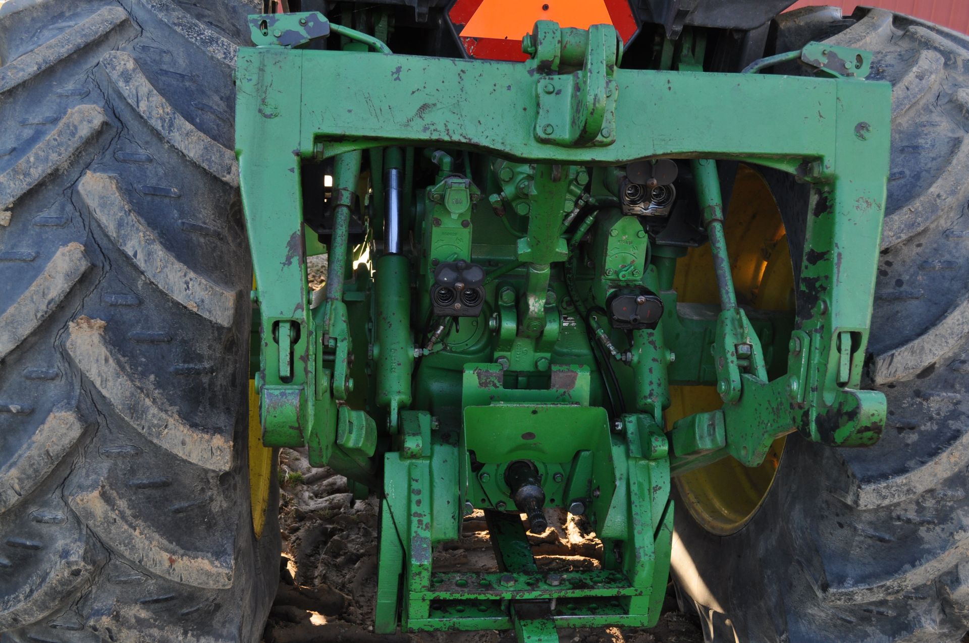 John Deere 4850 tractor, 20.8-38 rear duals, 16.5-16.1 front tires, 15 spd powershift, 3 hyd remotes - Image 15 of 29