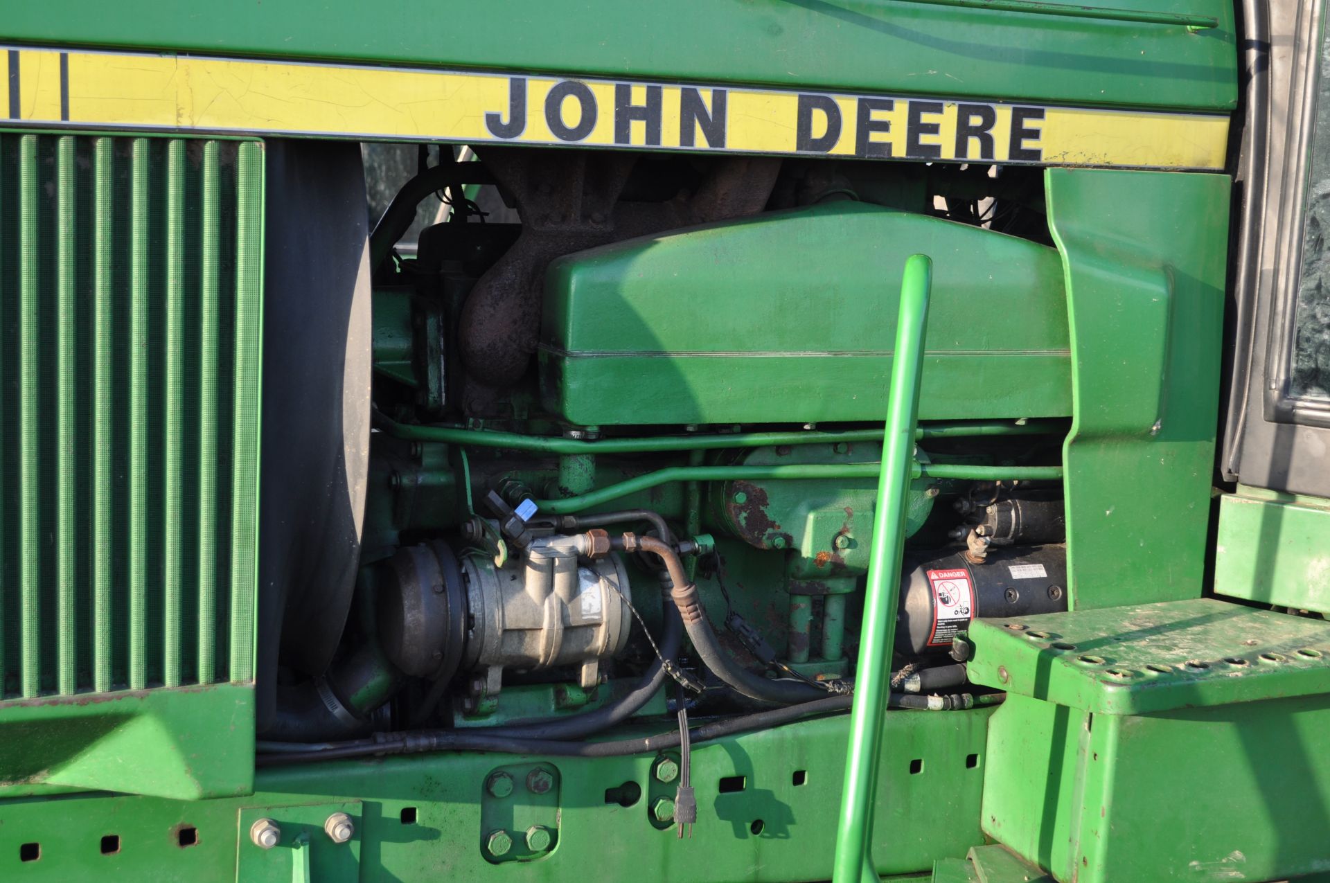 John Deere 4850 tractor, 20.8-38 rear duals, 16.5-16.1 front tires, 15 spd powershift, 3 hyd remotes - Image 14 of 29