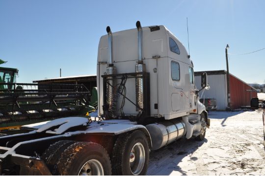 2001 Kenworth semi truck, 64” integrated sleeper, Cummins ISX 475, Eaton 13 spd, 232” WB - Image 6 of 28