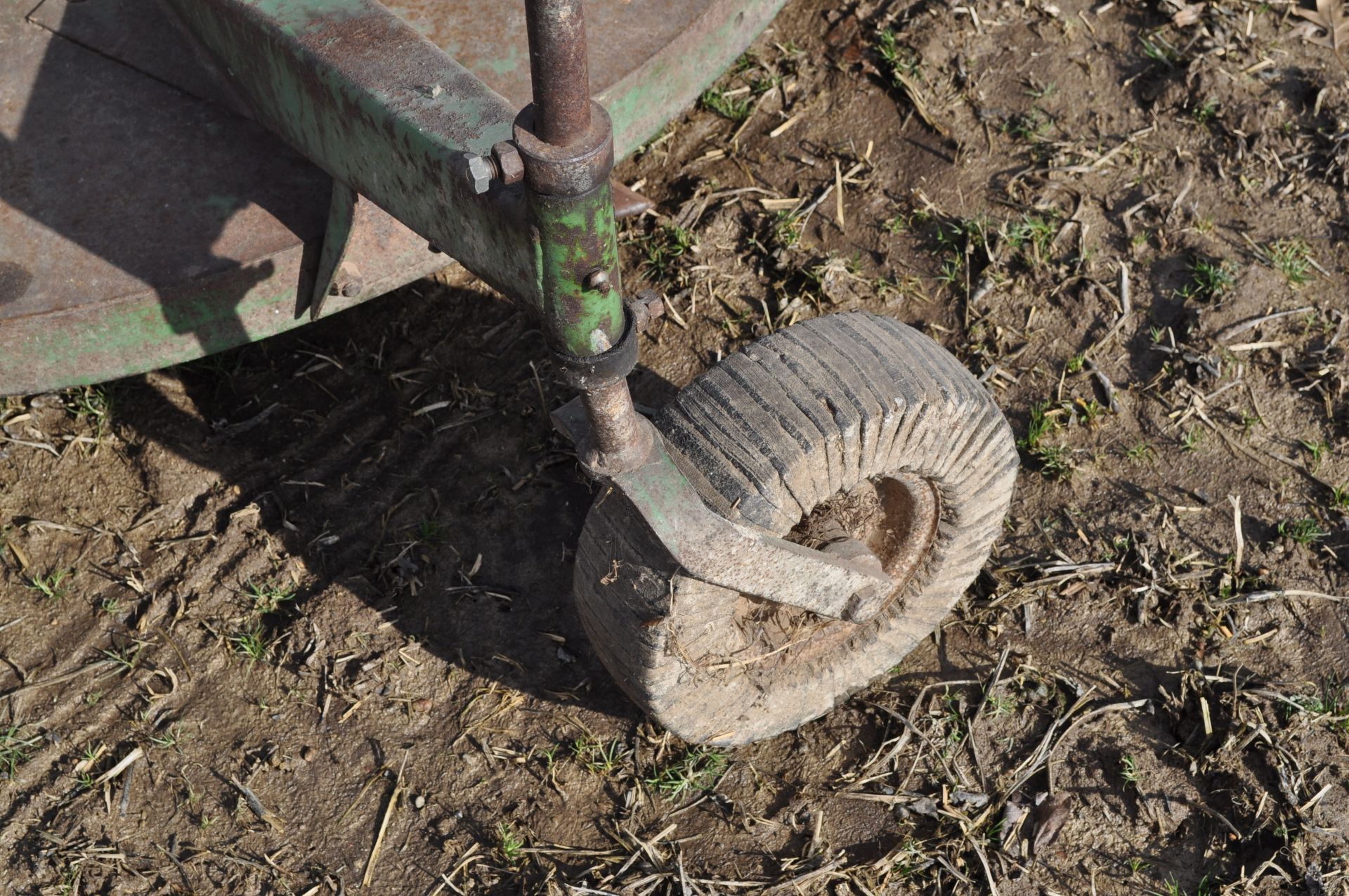 5’ John Deere 205 rotary mower, 3 pt, 540 PTO - Image 5 of 6