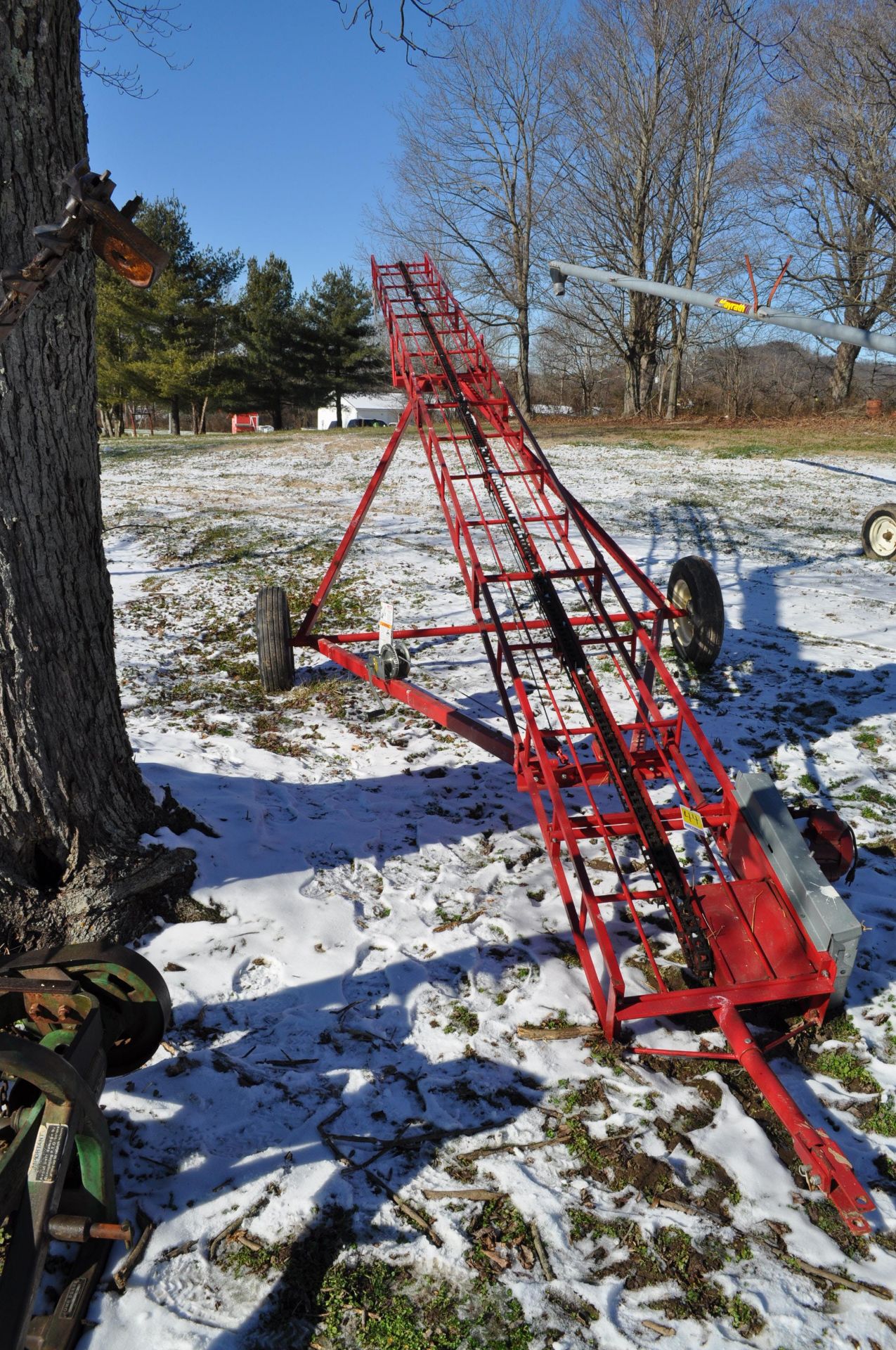 32’ TR Metal Crafters hay elevator, HST-10T, manual raise, 110 volt motor, SN 100952 - Image 2 of 5