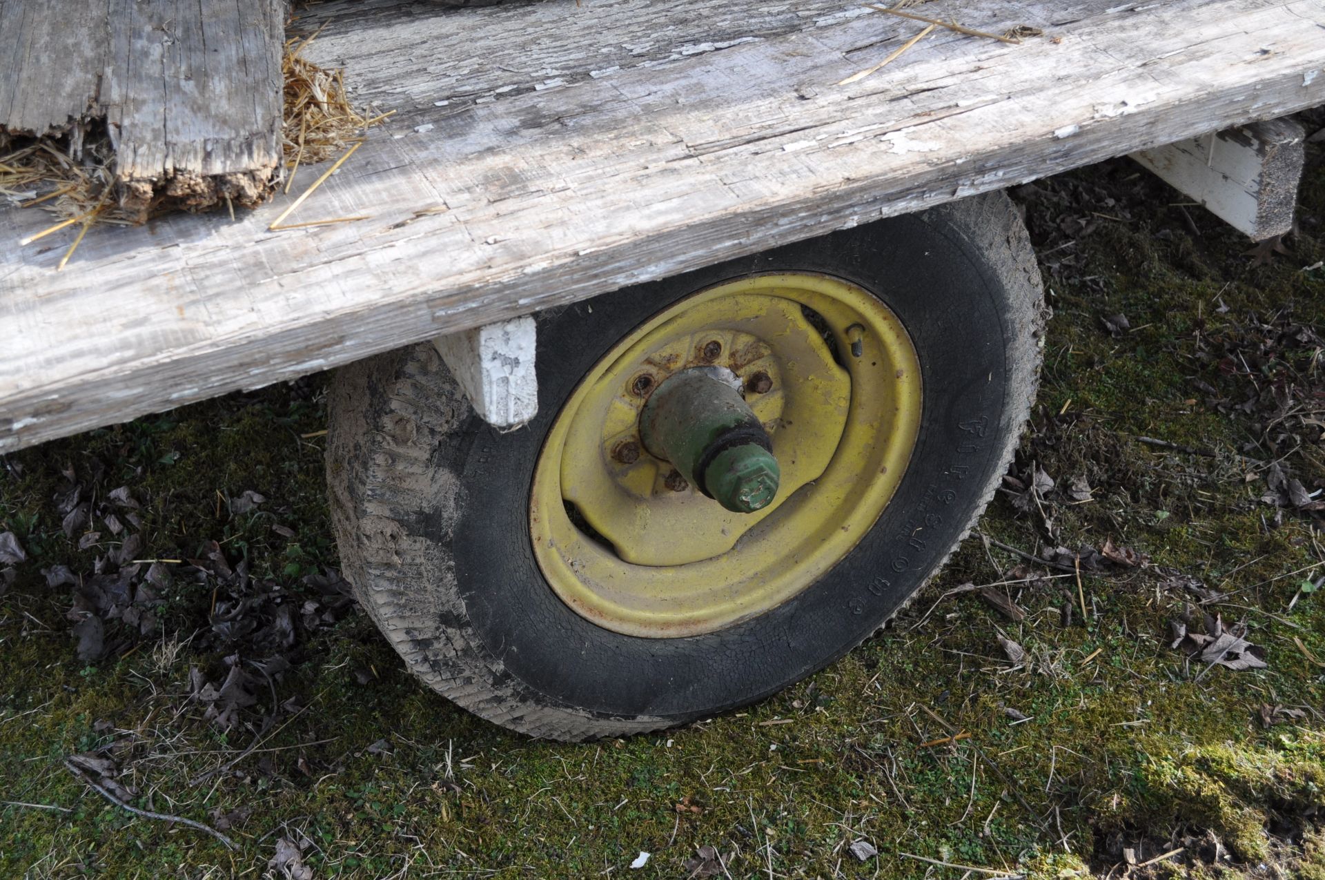 16’ flat rack hay wagon w/ wooden floor - Image 8 of 12