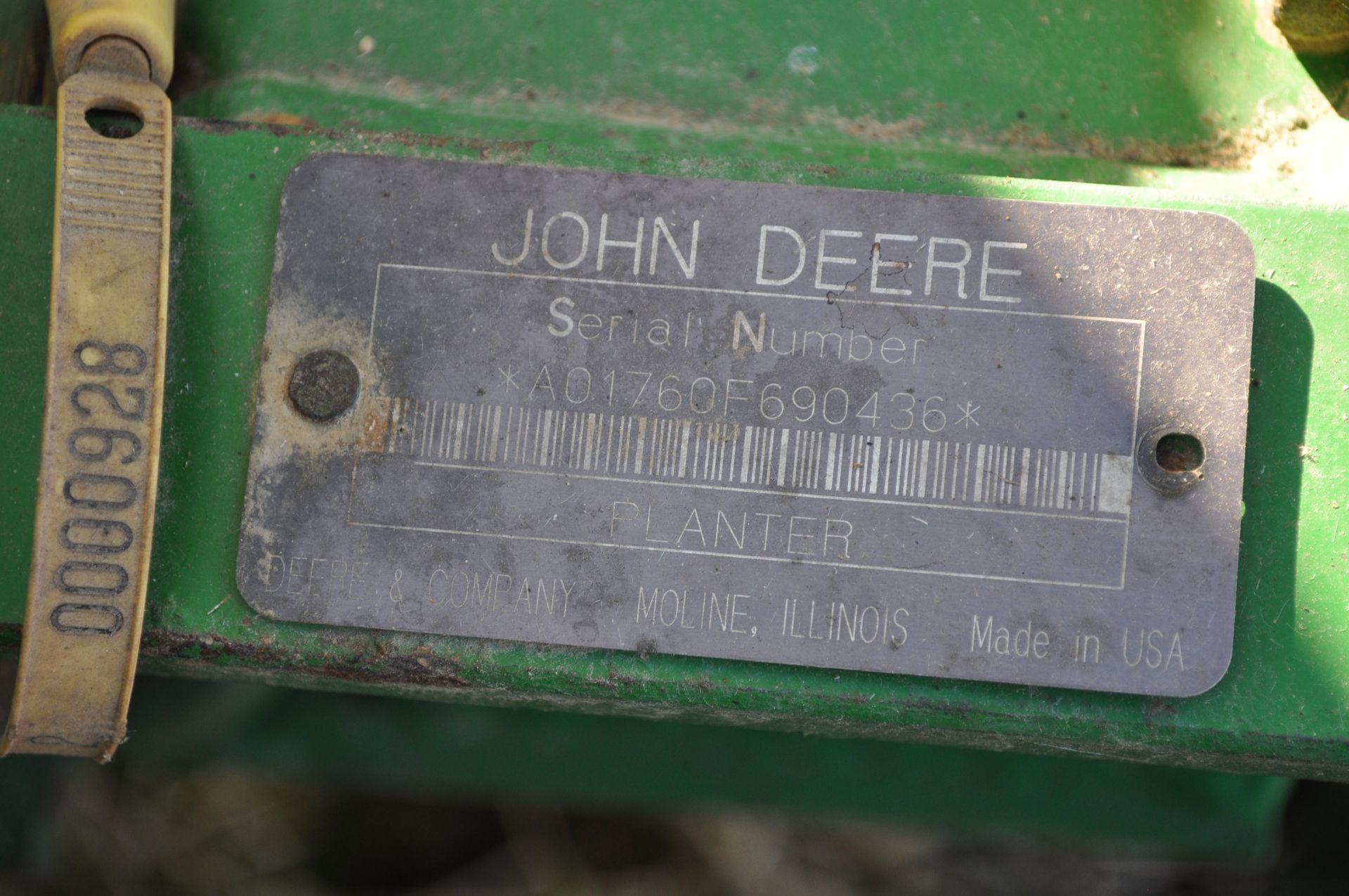 John Deere 1760 conservation planter, 12 row x 30”, hyd front fold, on row seed boxes, spring DP - Image 14 of 17