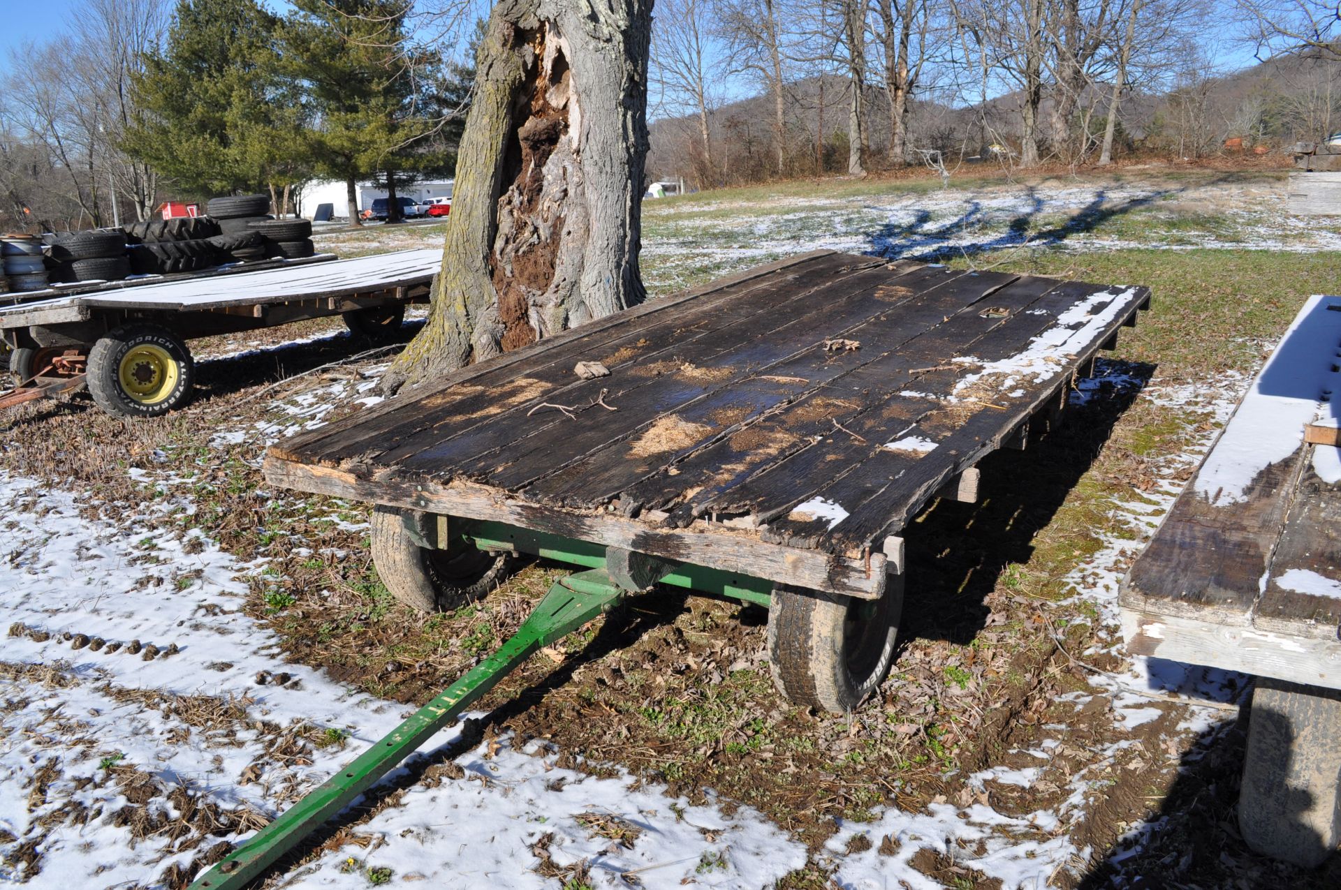 16’ flat rack hay wagon w/ wooden floor