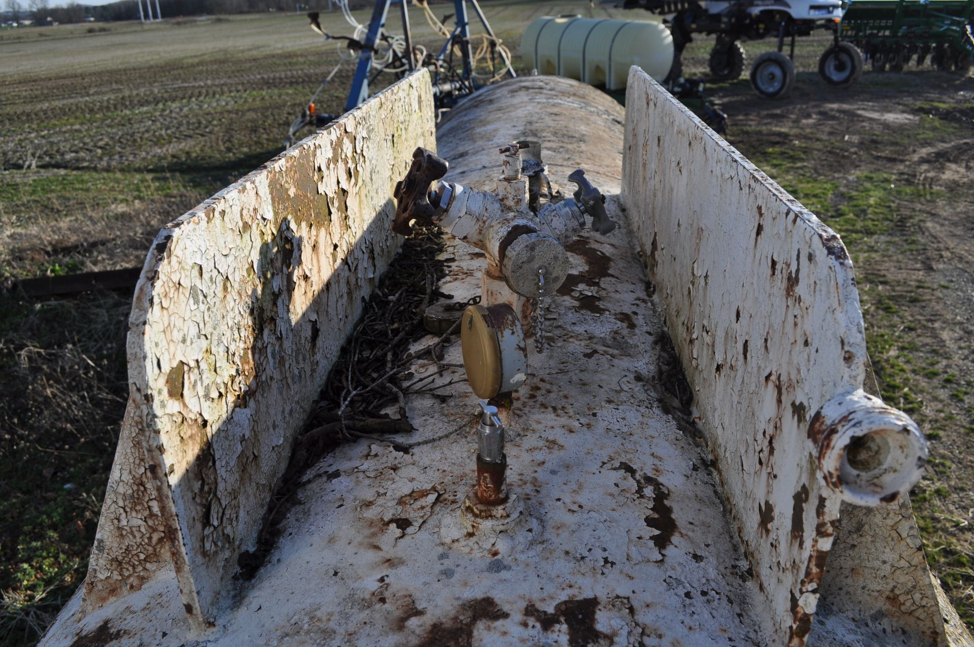 1000 gal NH3 tank on gear, NO TAG - Image 10 of 10