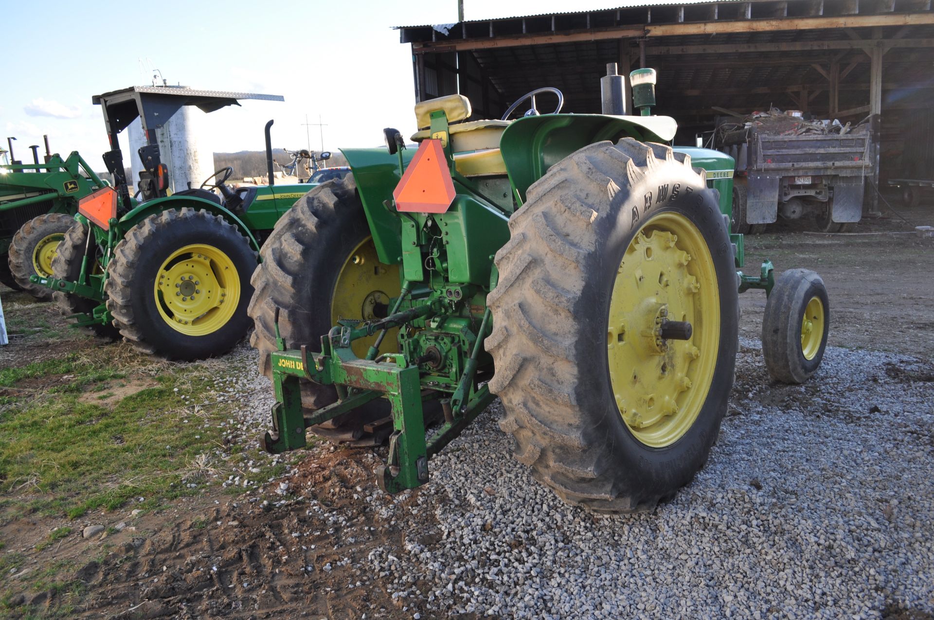 John Deere 3020 tractor, diesel, Powershift, 16.9-38 tires, 7.50-16 tires, wide front - Image 3 of 22