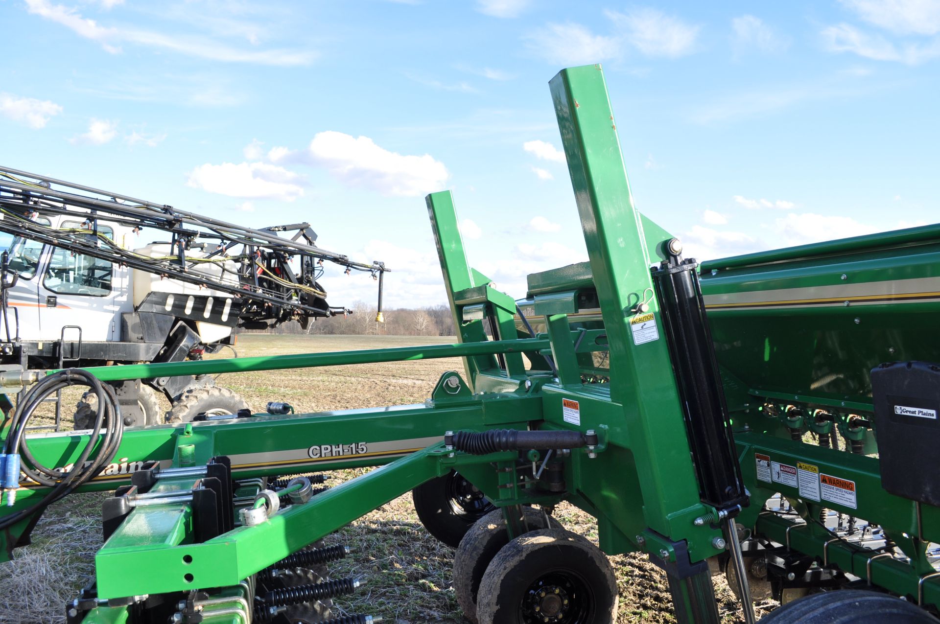 15’ Great Plains 1500 grain drill, 7.5” spacing, no till coulters, ground drive, one owner - Image 6 of 15