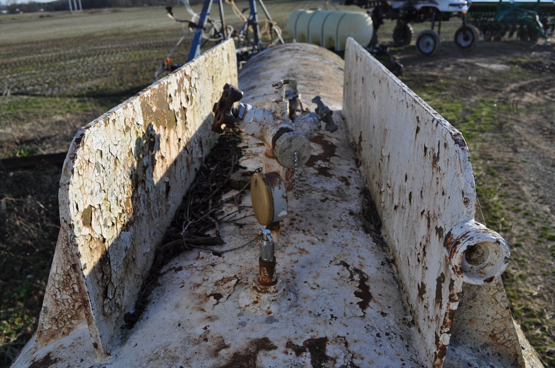 1000 gal NH3 tank on gear, NO TAG - Image 9 of 10