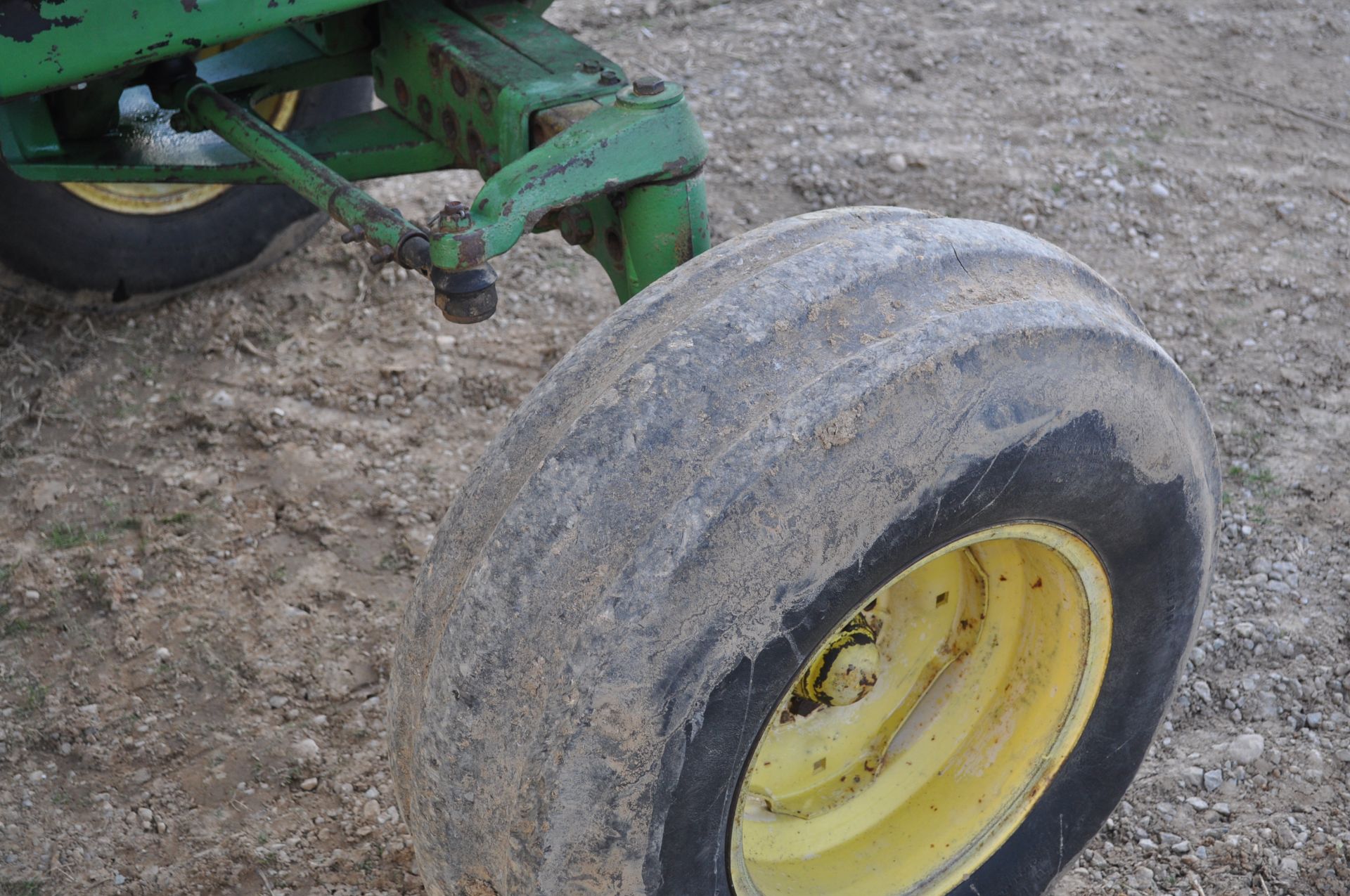 John Deere 4240 tractor, Cab, 18.4-34 tires, 11L-15 front, front weights, quad range, 2 hyd remotes - Image 9 of 26