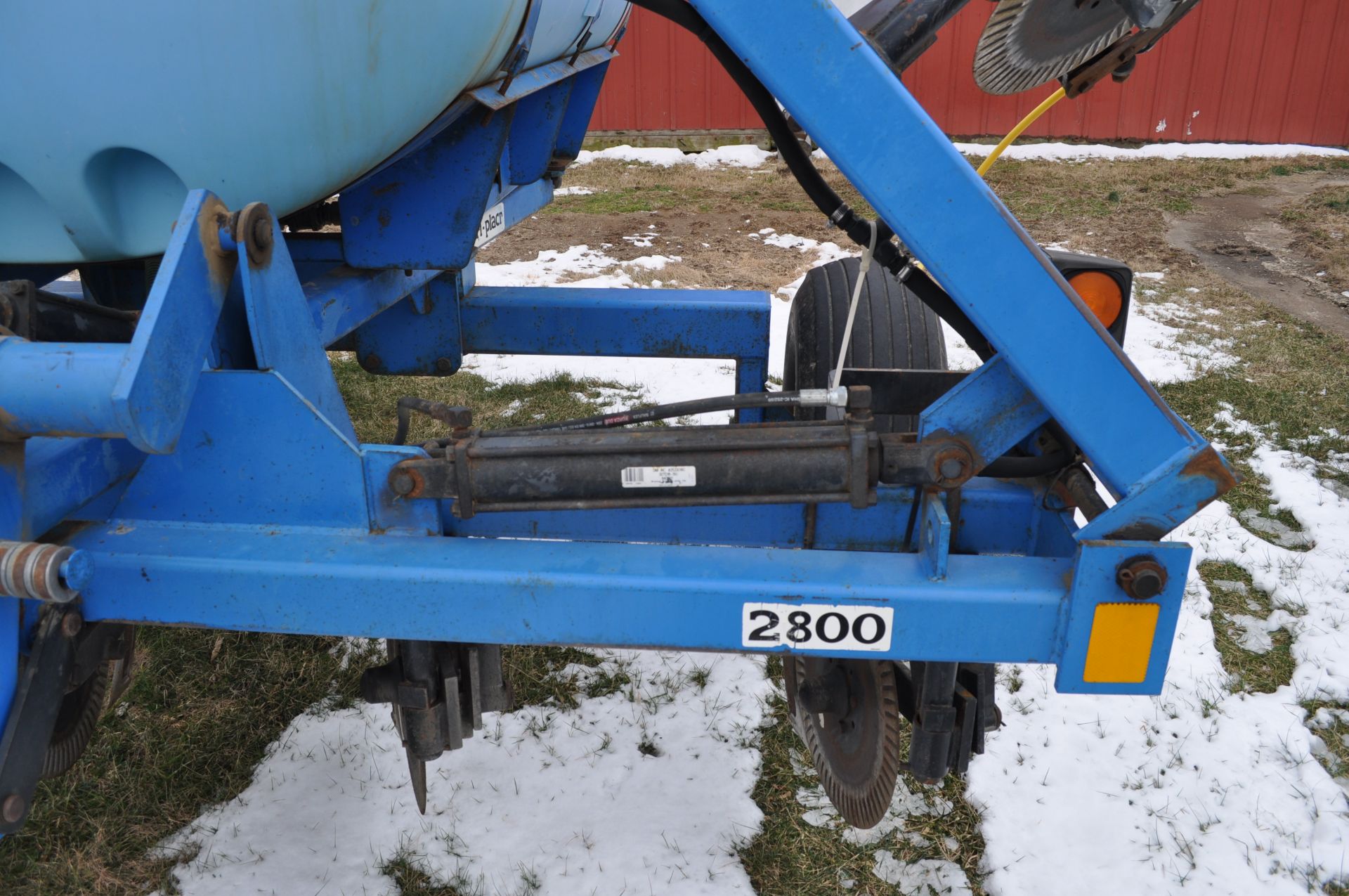 11-disc DMI 2800 liquid nitrogen applicator, 120” wheel base, 800 gal, ground drive John Blue pump - Image 17 of 22