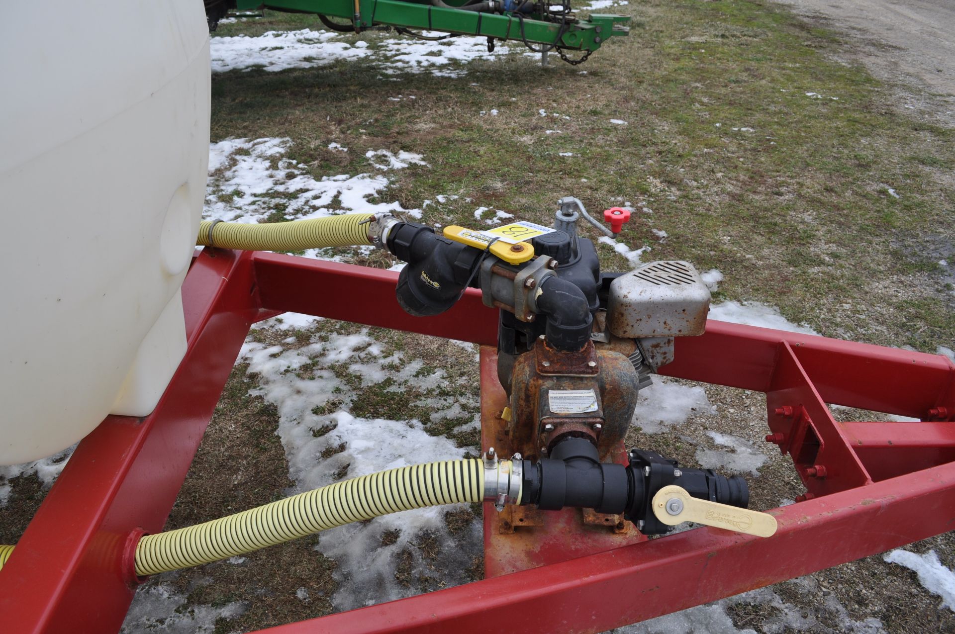 Ag Systems 1000 gal trailer, tandem axle, Briggs & Stratton 900 gas engine & 2" Banjo cast pump - Image 12 of 15