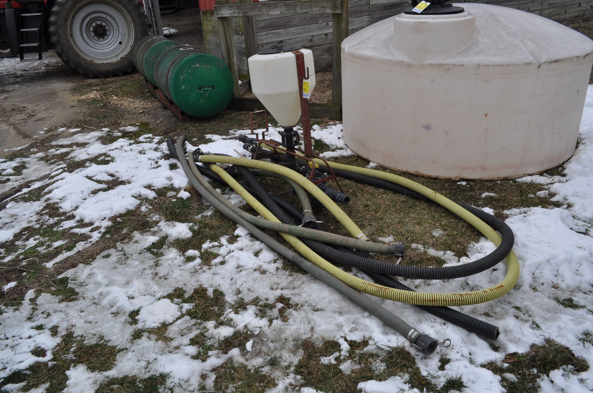 17 gal poly cone tank with 2" chemical inductor, 2" hose