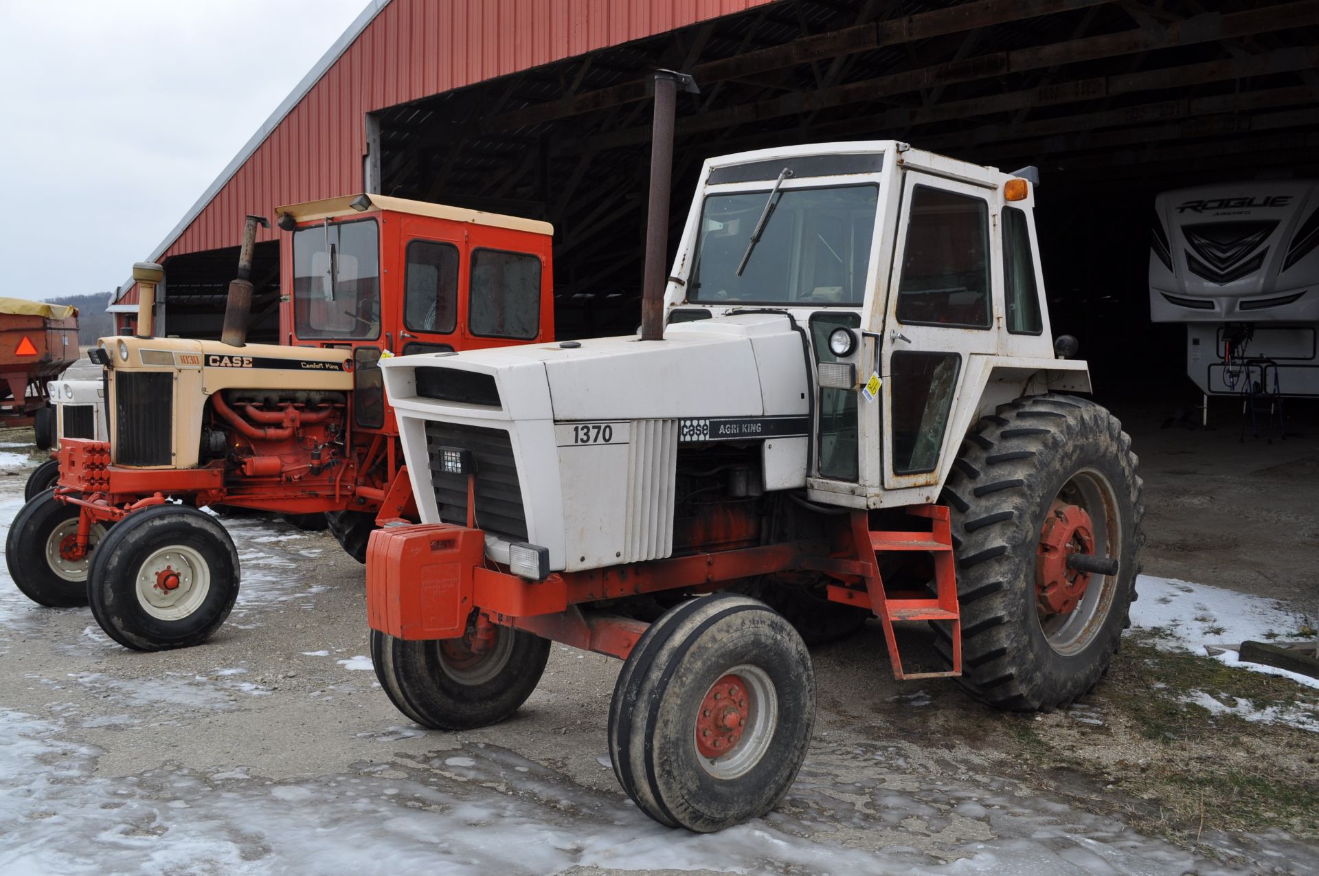 Case 1370 Agri King tractor, 18.4 R 38 rear, 11.00-16 front, 3 pt, 1000 pto, dual hyd