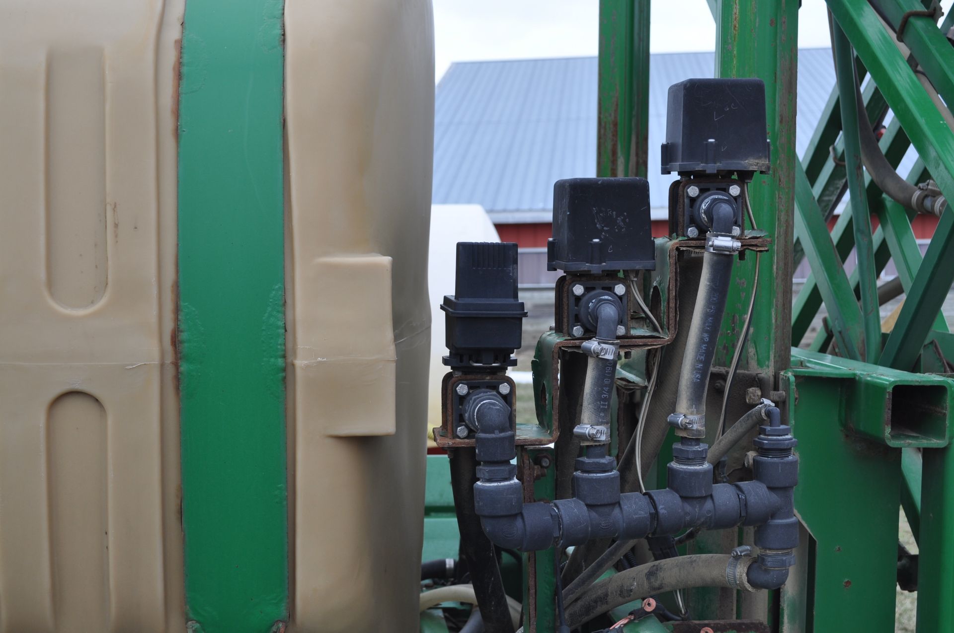 Great Plains AS1000 Application Systems sprayer, pull-type, 1000 gallon poly tank, chemical inductor - Image 20 of 26