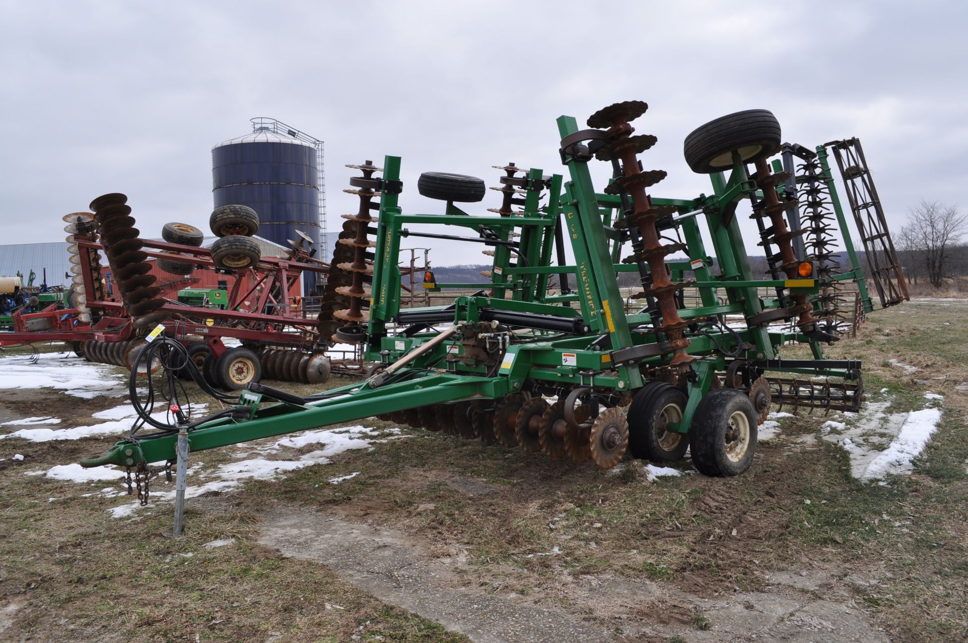 24’ Great Plains Series II Turbo-Till, flat bar rolling baskets, spider harrow, hyd fold, SN 3919NN