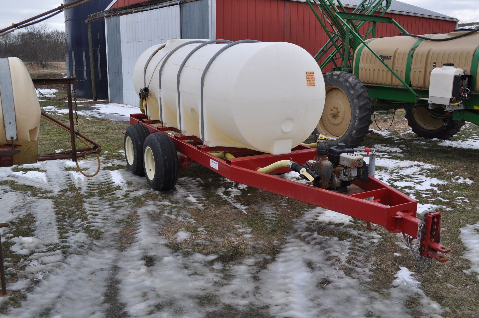 Ag Systems 1000 gal trailer, tandem axle, Briggs & Stratton 900 gas engine & 2" Banjo cast pump - Image 2 of 15