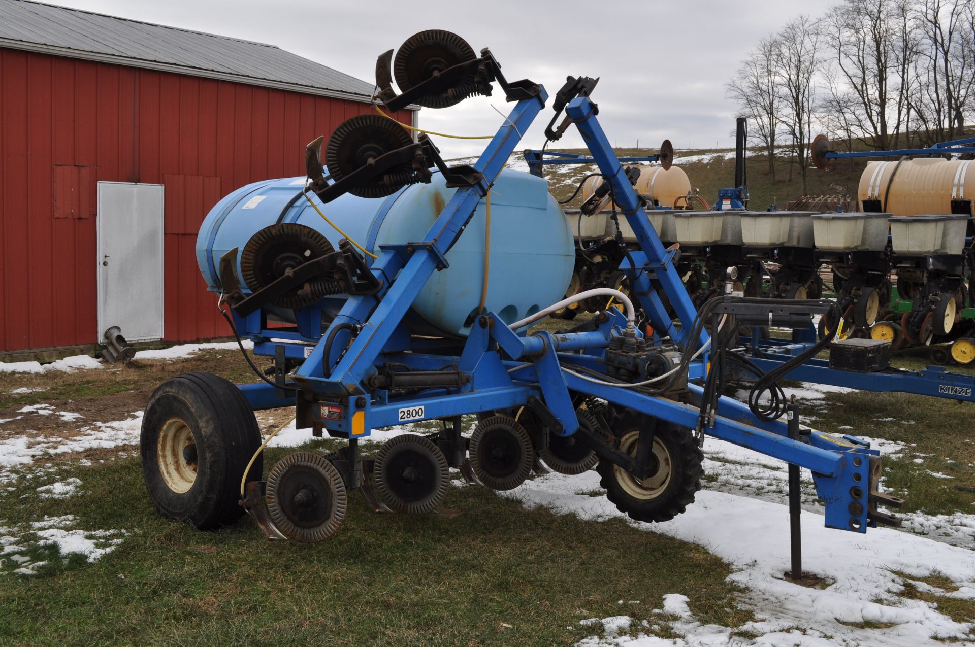 11-disc DMI 2800 liquid nitrogen applicator, 120” wheel base, 800 gal, ground drive John Blue pump - Image 2 of 22