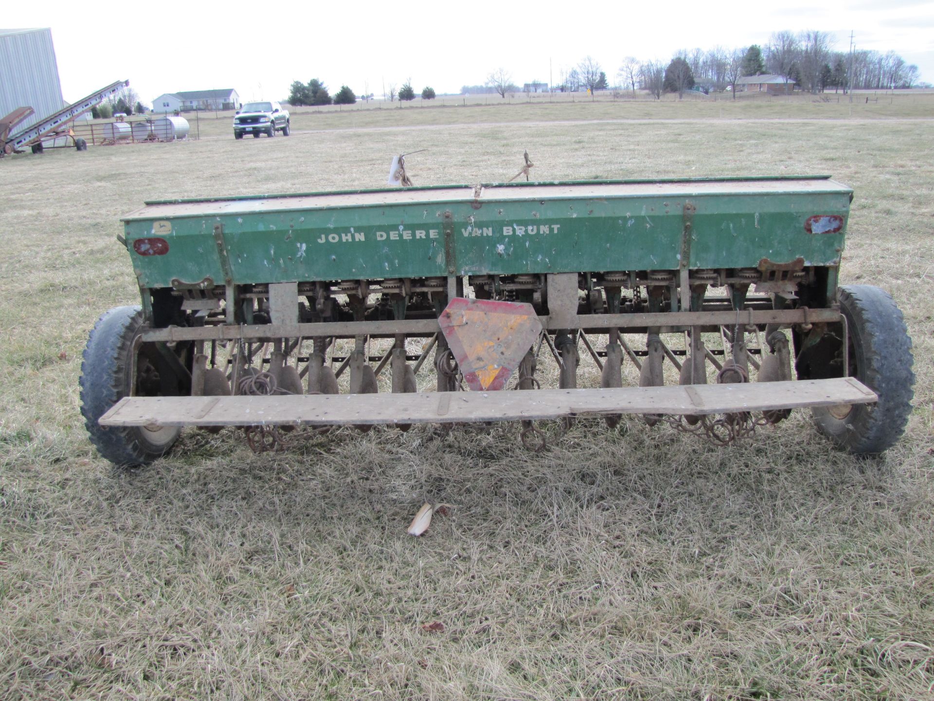 9’ John Deere Van Brunt end wheel drill, 7’’ spacing, grass seed box, SN5610 - Image 5 of 32