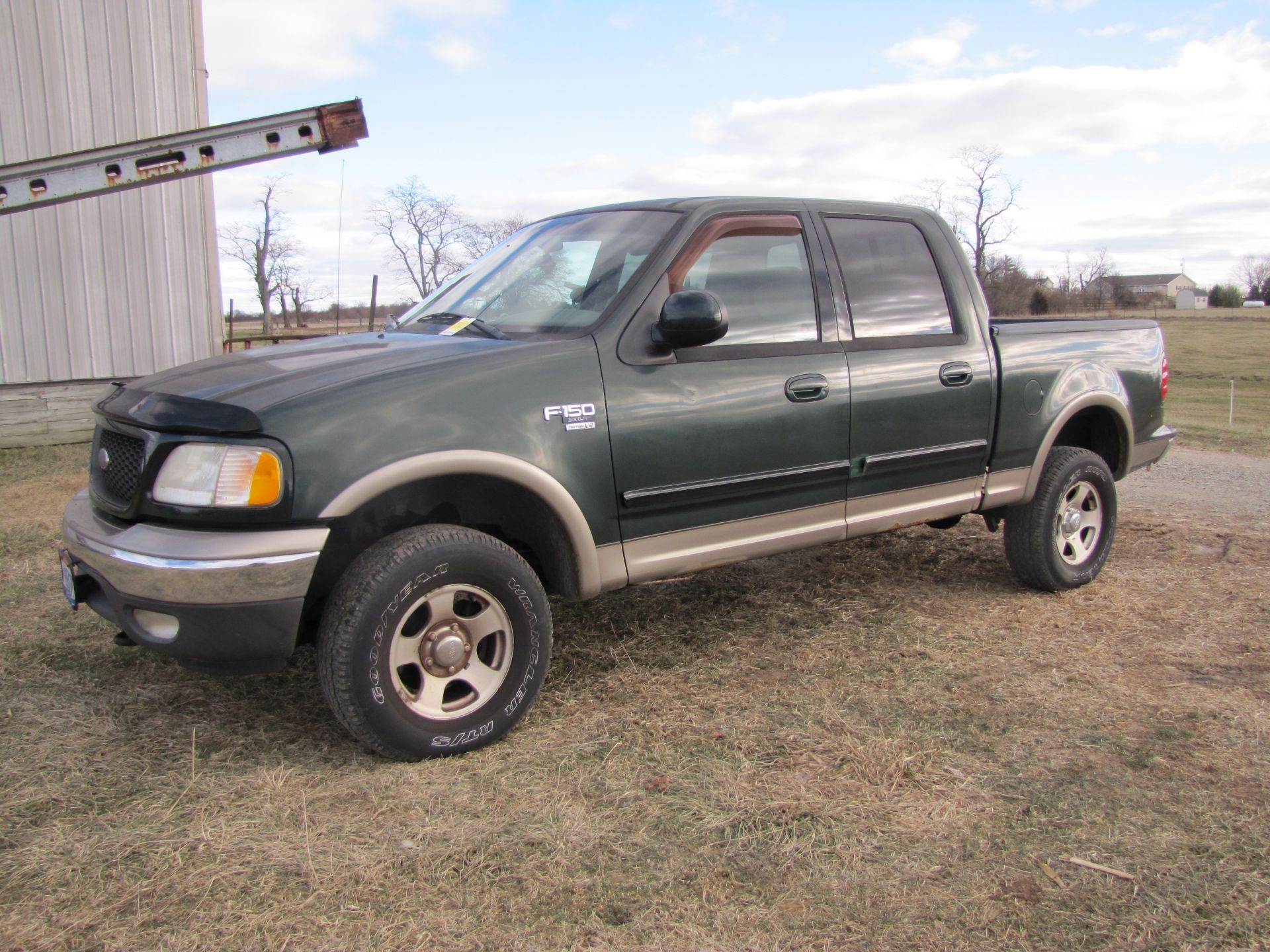 2002 Ford F-150 XLT pick-up truck, 4x4, super crew, auto, Triton V-8, 171,000 miles