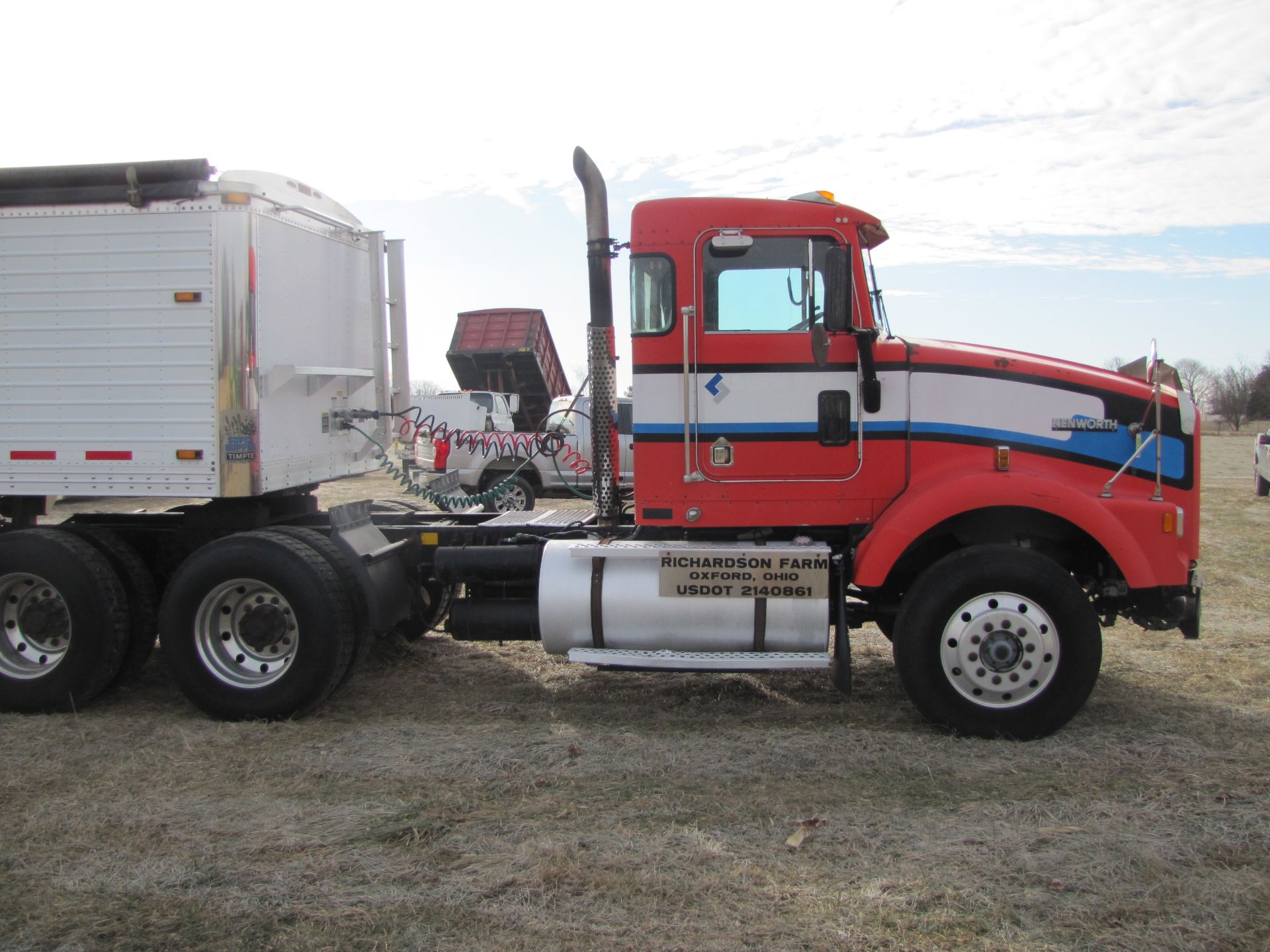 1994 Kenworth T800 semi truck, day cab, 9-spd, Cummings L10-280E, 11R22.5 tires, air ride - Image 5 of 68