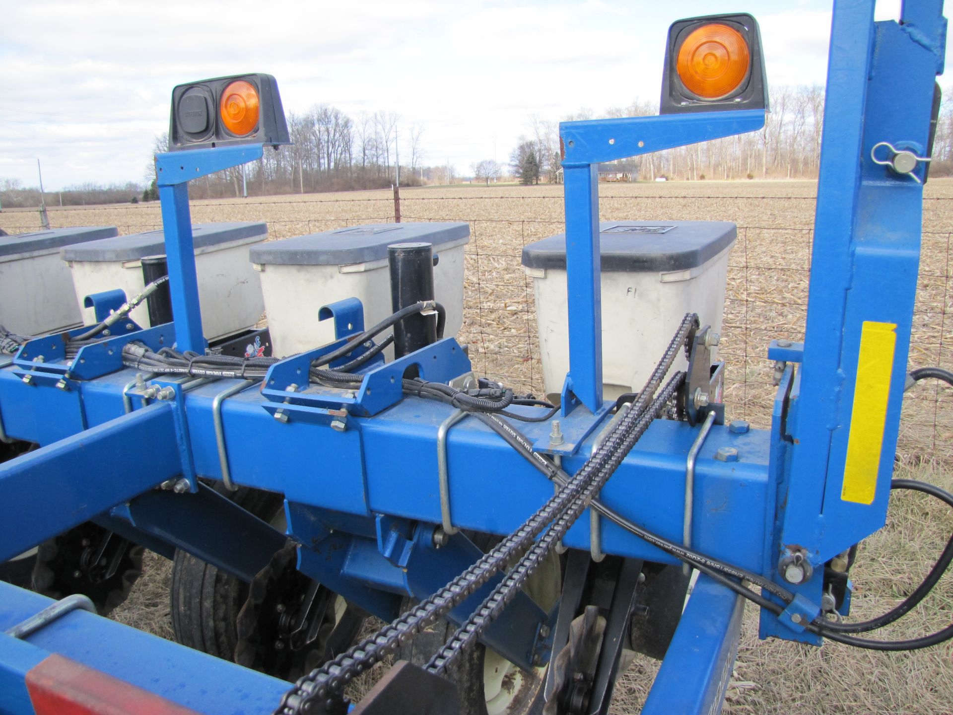 Kinze 3000 6-row planter w/ splitter (plus extra row), double frame, 30’’, hyd markers, SN 643197 - Image 21 of 45