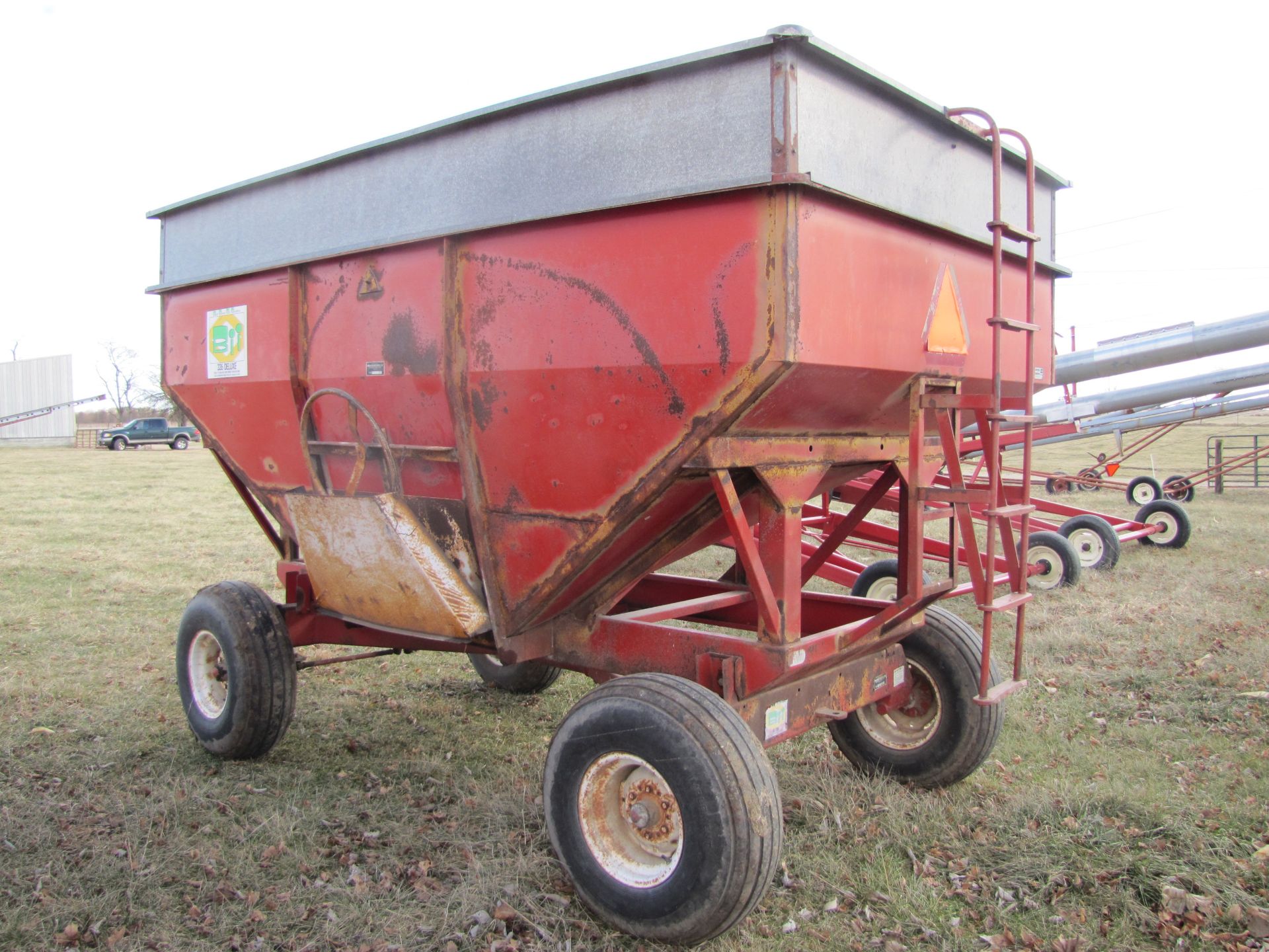 BII 335 deluxe gravity wagon, 12.5 SR15 tires, SN 13639 - Image 4 of 21