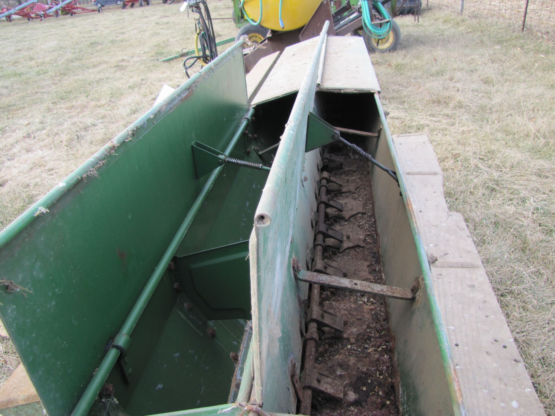 9’ John Deere Van Brunt end wheel drill, 7’’ spacing, grass seed box, SN5610 - Image 18 of 32