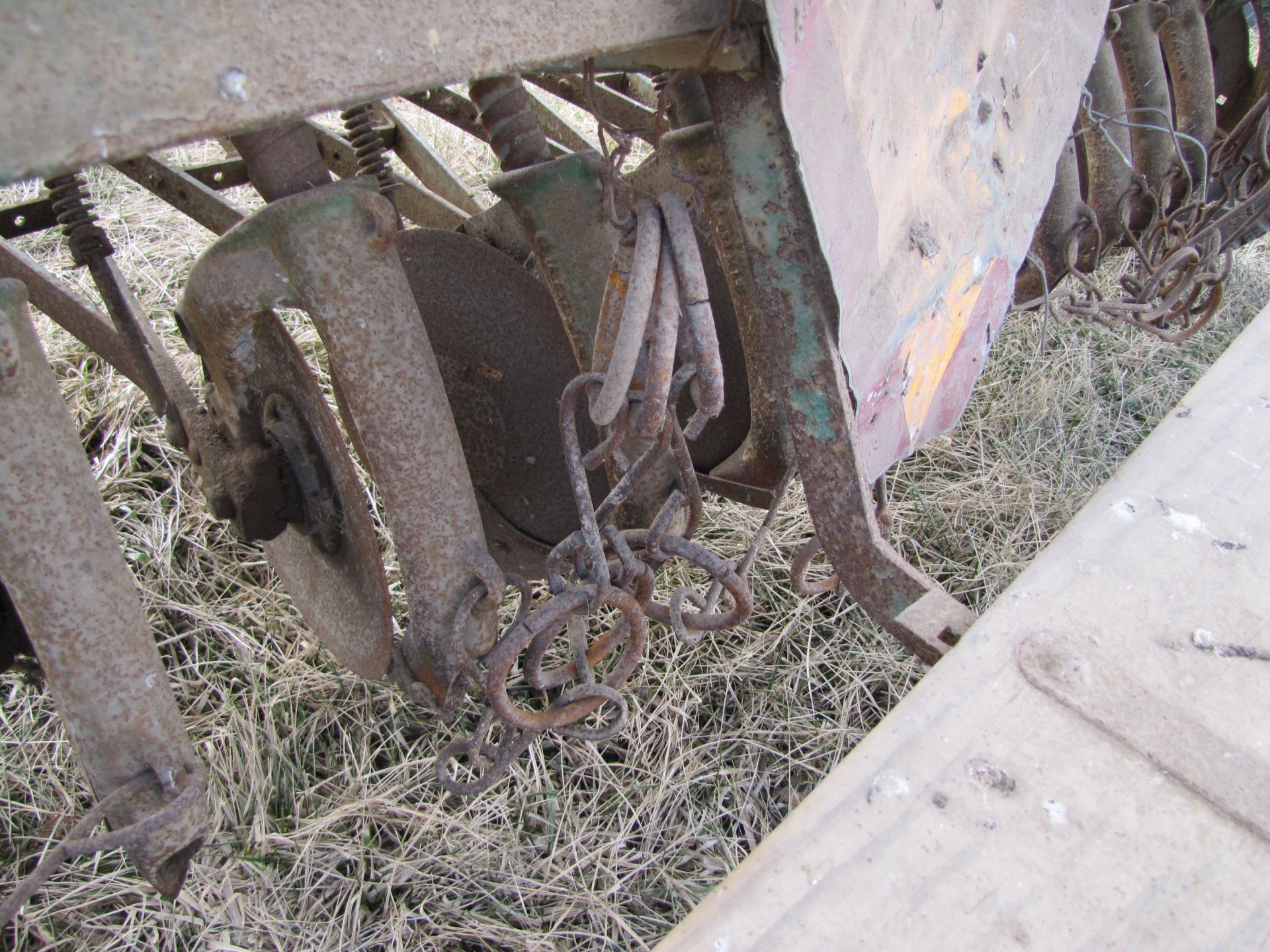 9’ John Deere Van Brunt end wheel drill, 7’’ spacing, grass seed box, SN5610 - Image 23 of 32