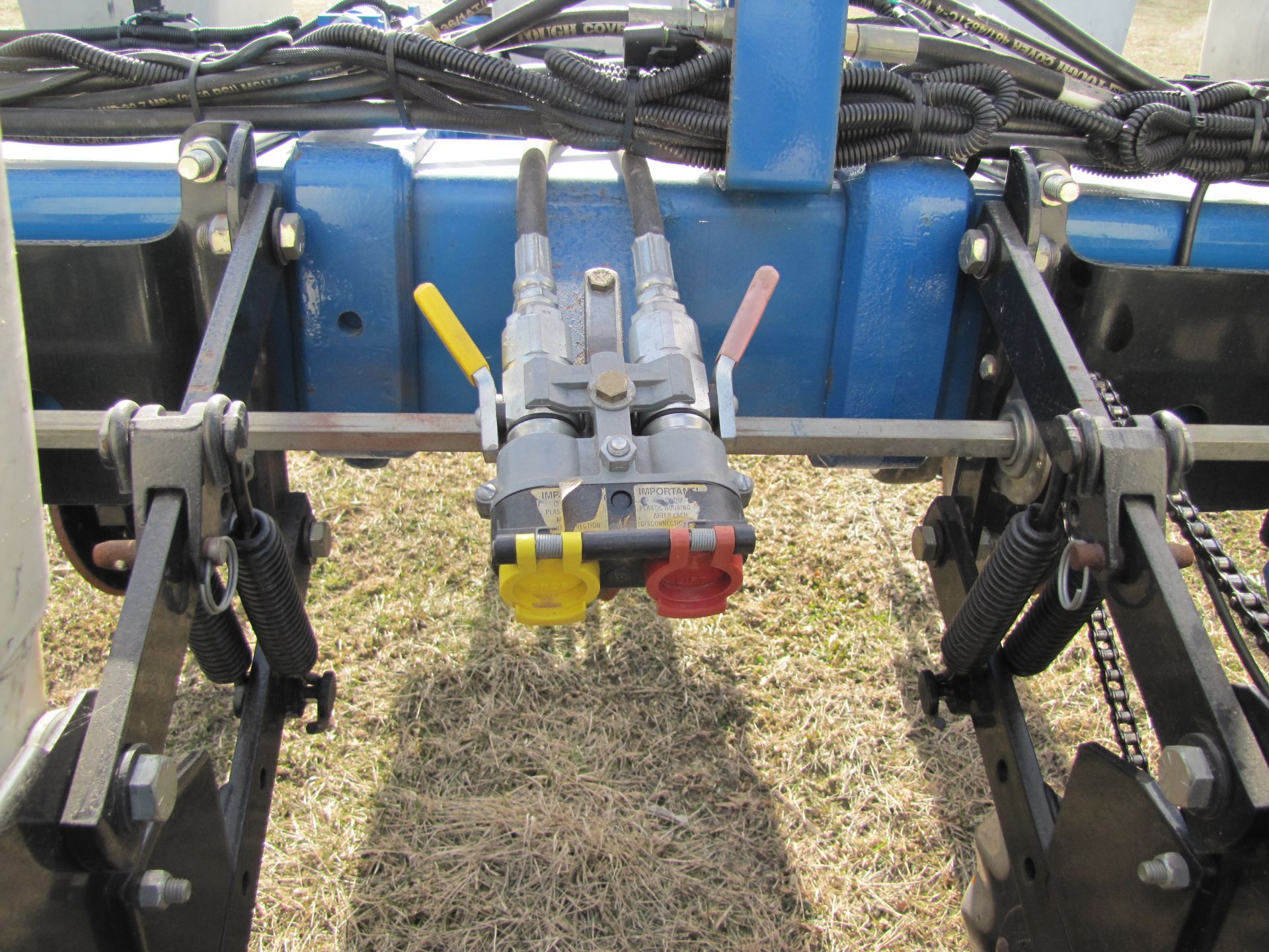 Kinze 3000 6-row planter w/ splitter (plus extra row), double frame, 30’’, hyd markers, SN 643197 - Image 29 of 45