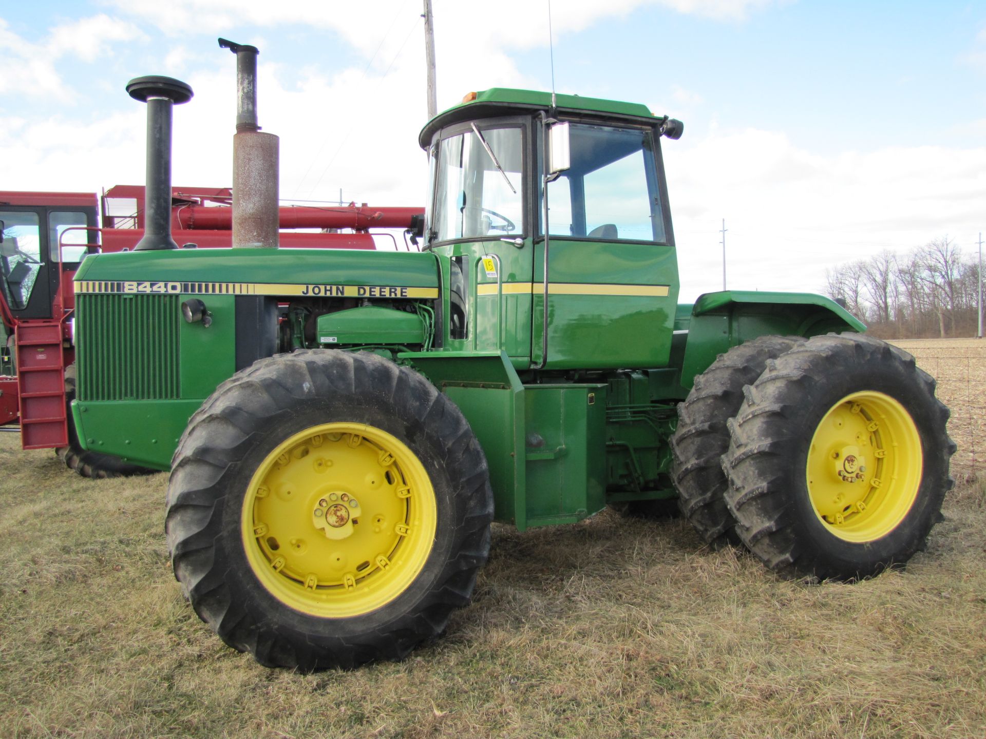 John Deere 8440 tractor, 4WD, C/H/A, 18.4-34 tires, 1000 PTO - Image 2 of 61