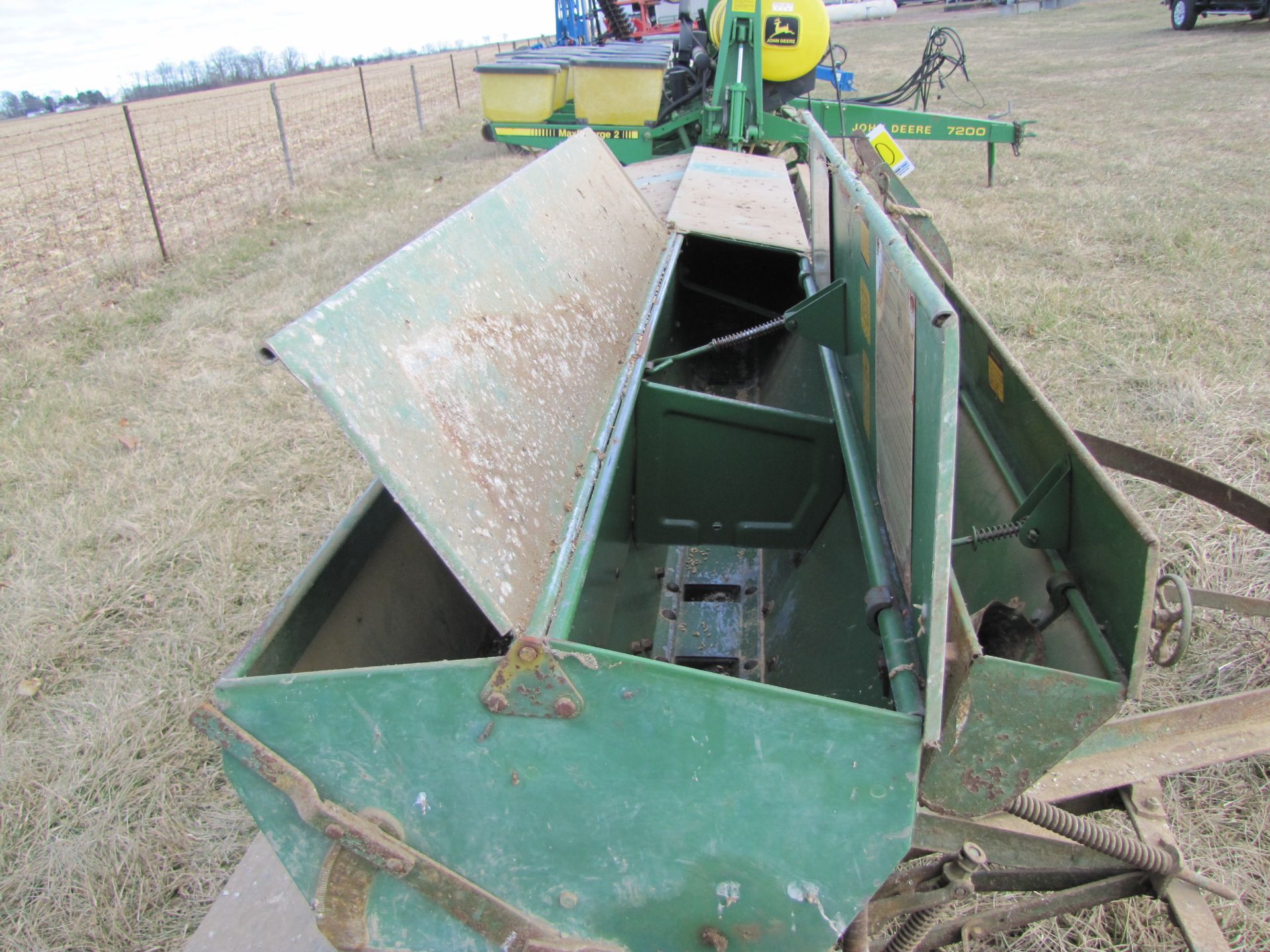 9’ John Deere Van Brunt end wheel drill, 7’’ spacing, grass seed box, SN5610 - Image 28 of 32