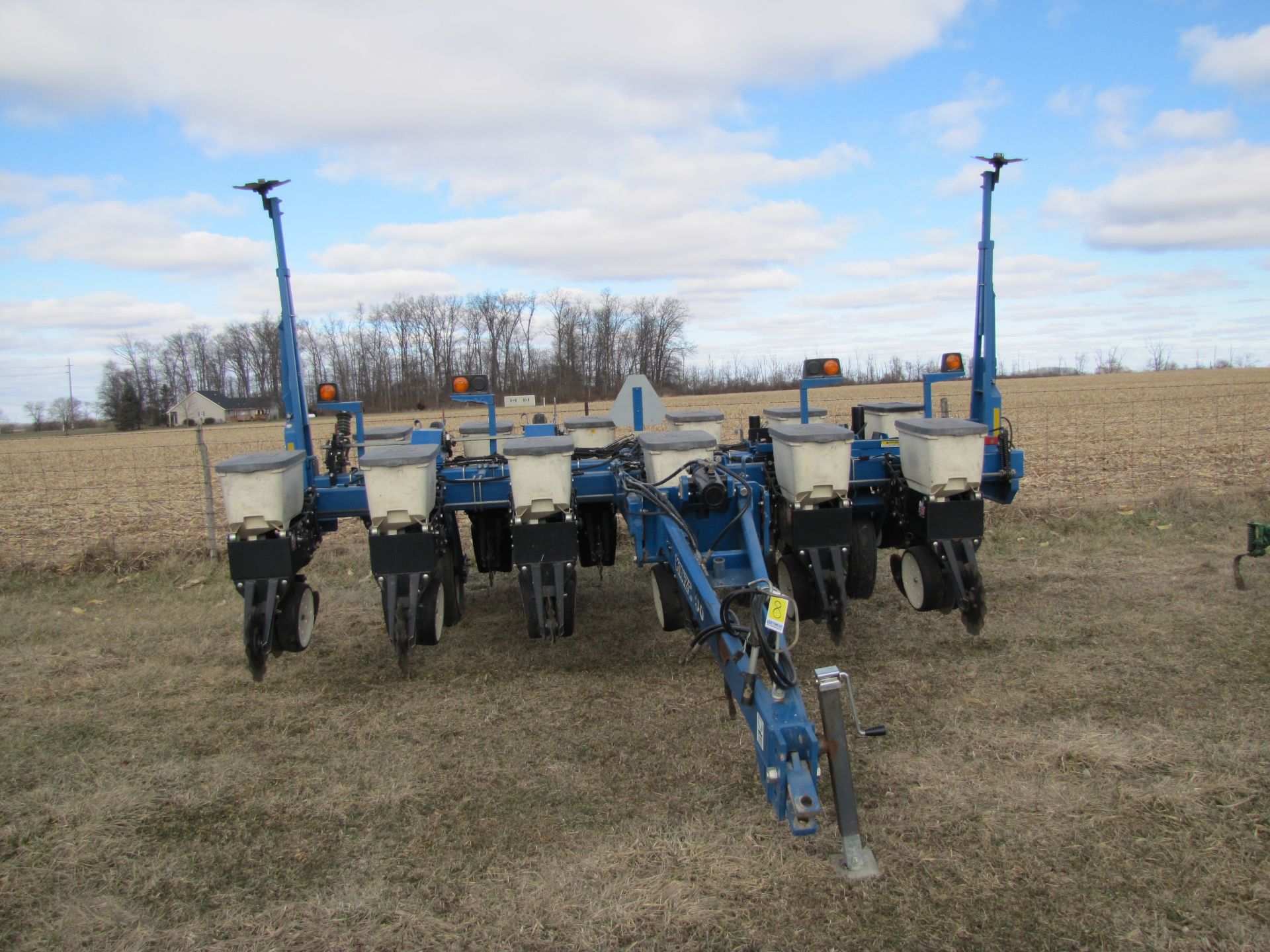 Kinze 3000 6-row planter w/ splitter (plus extra row), double frame, 30’’, hyd markers, SN 643197 - Image 8 of 45