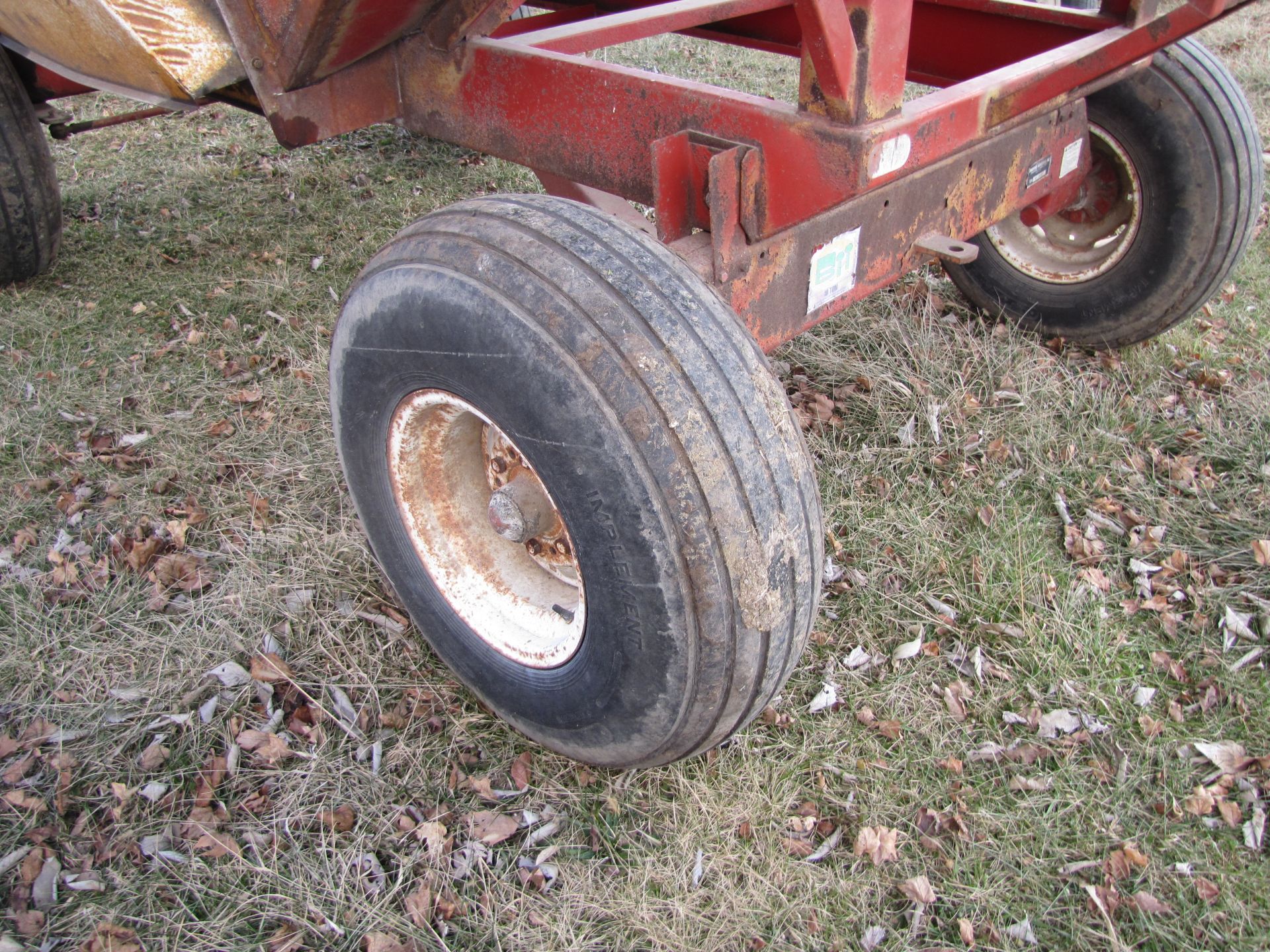 BII 335 deluxe gravity wagon, 12.5 SR15 tires, SN 13639 - Image 16 of 21