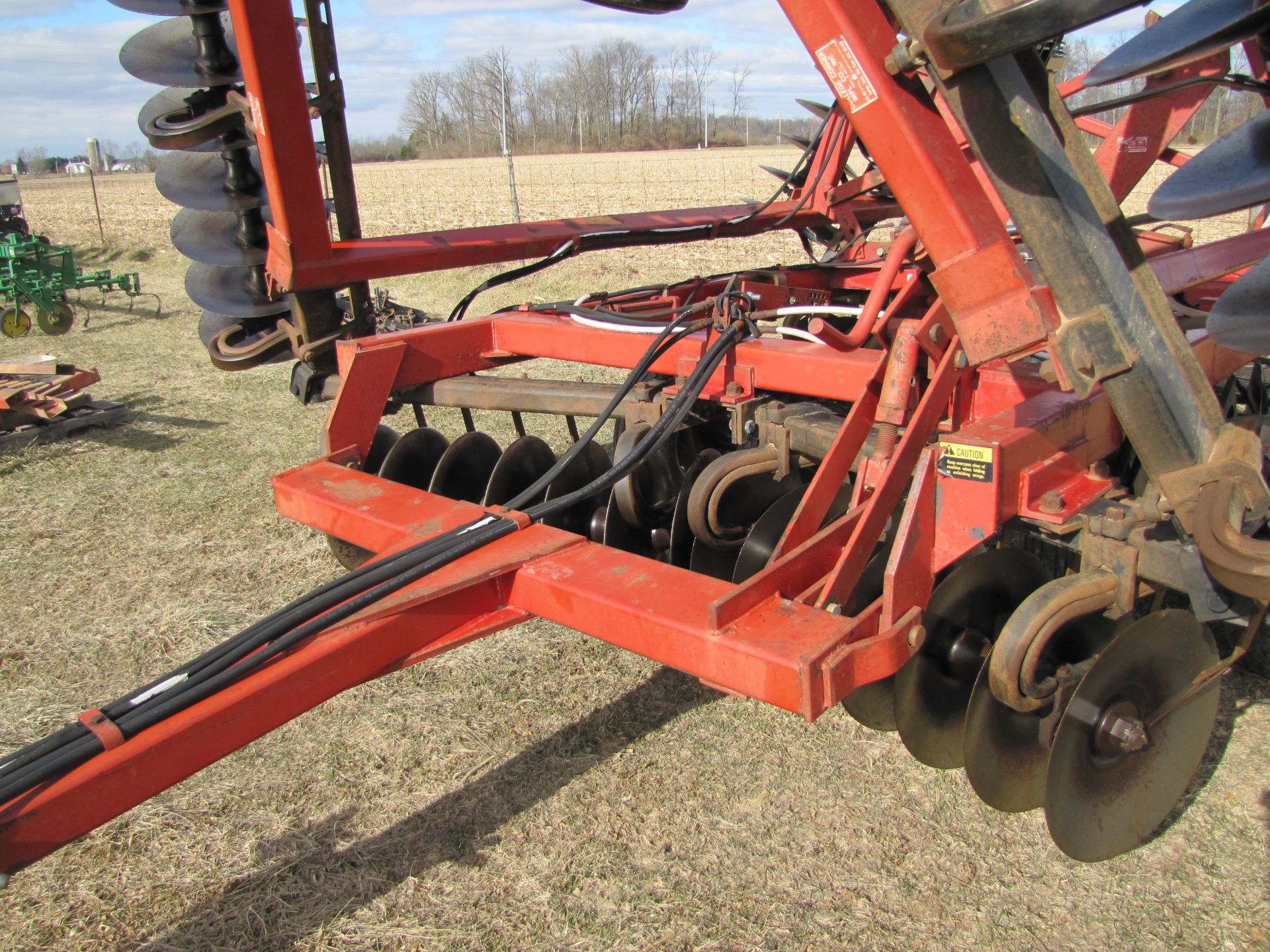 22’ Case IH 496 disc, rock flex, 7 ½’’ spacing, 9.5L-14 tires, Remlinger single rolling basket - Image 12 of 31