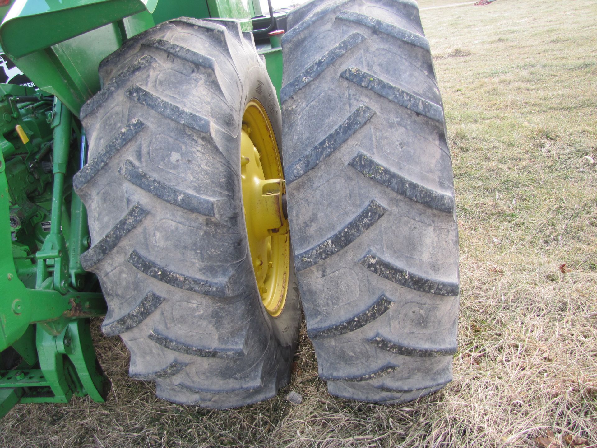 John Deere 8440 tractor, 4WD, C/H/A, 18.4-34 tires, 1000 PTO - Image 32 of 61