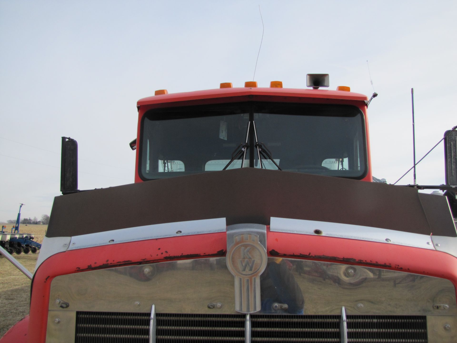 1994 Kenworth T800 semi truck, day cab, 9-spd, Cummings L10-280E, 11R22.5 tires, air ride - Image 55 of 68