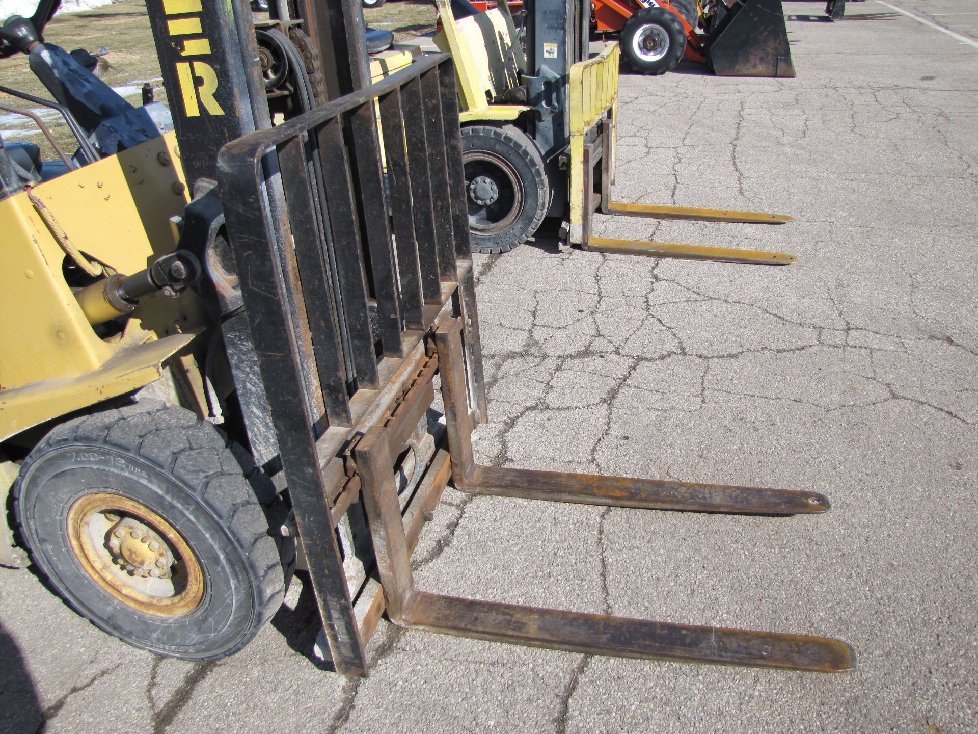 Hyster 50 forklift, 4500 lb capacity, propane, 3-stage, side shift, 7.00x12 fronts, 6.00x9 rears - Image 12 of 13