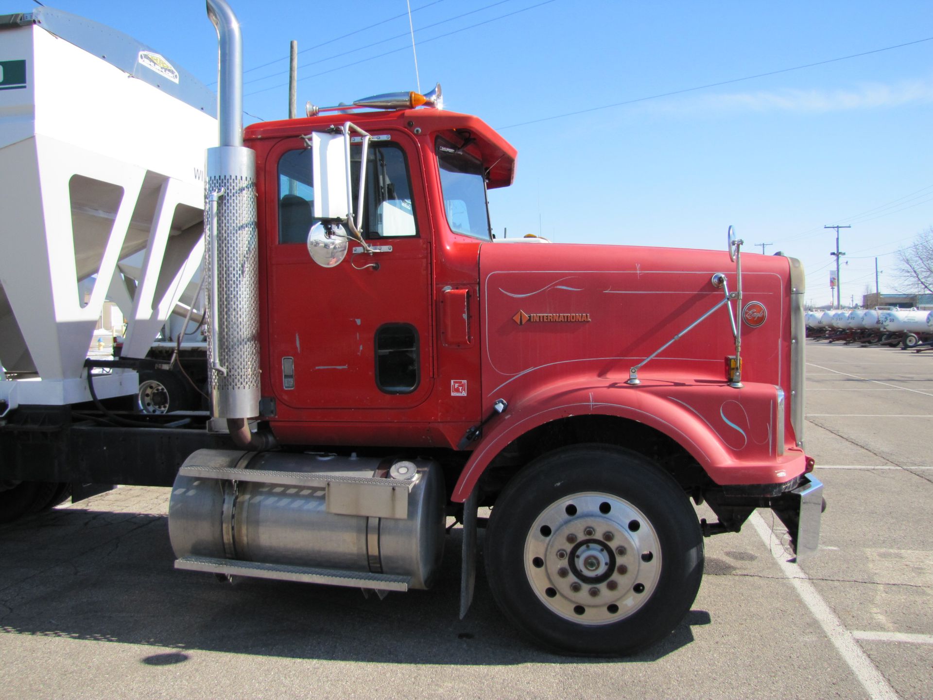 1988 International Eagle 9300, day cab, air ride, wet kit, Cat 3406P, Fuller 13-speed trans - Image 54 of 88