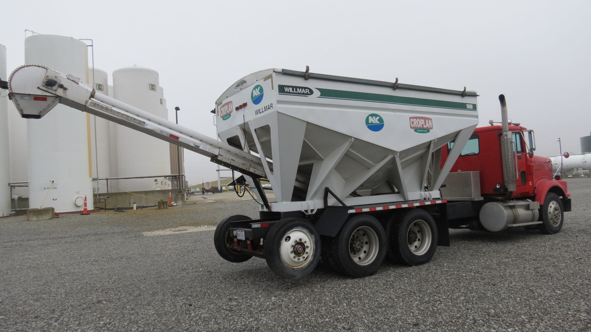 1988 International Eagle 9300, day cab, air ride, wet kit, Cat 3406P, Fuller 13-speed trans - Image 27 of 88