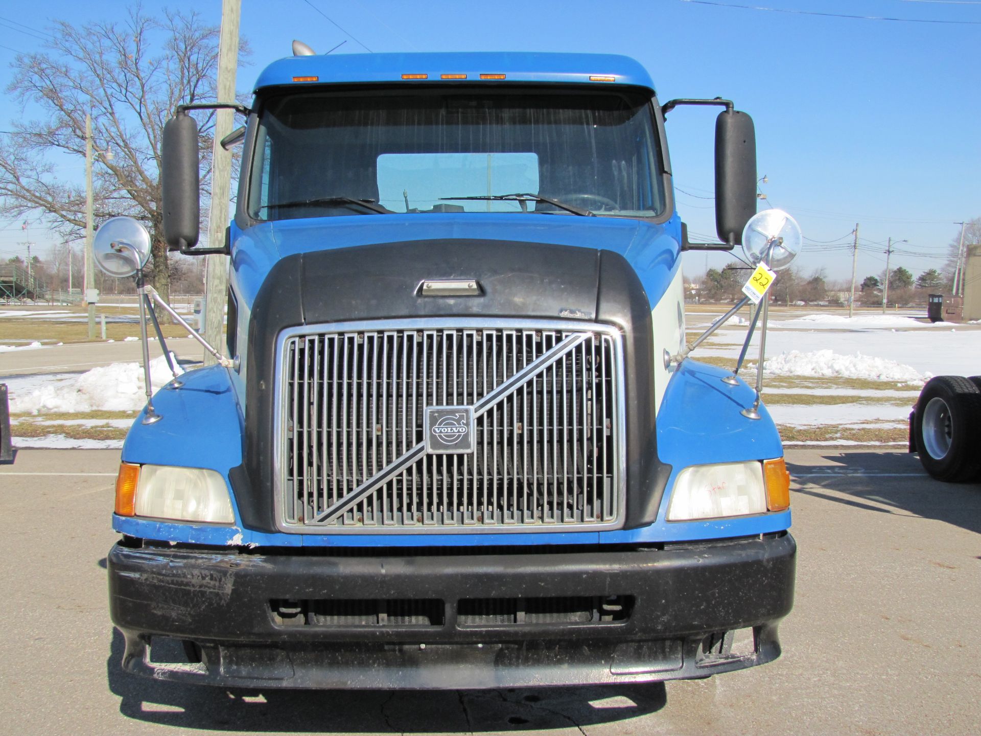 2001 Volvo VNLT, day cab, air ride, Cummins N-14, Eaton 10-speed trans, 174” wheelbase - Image 21 of 57