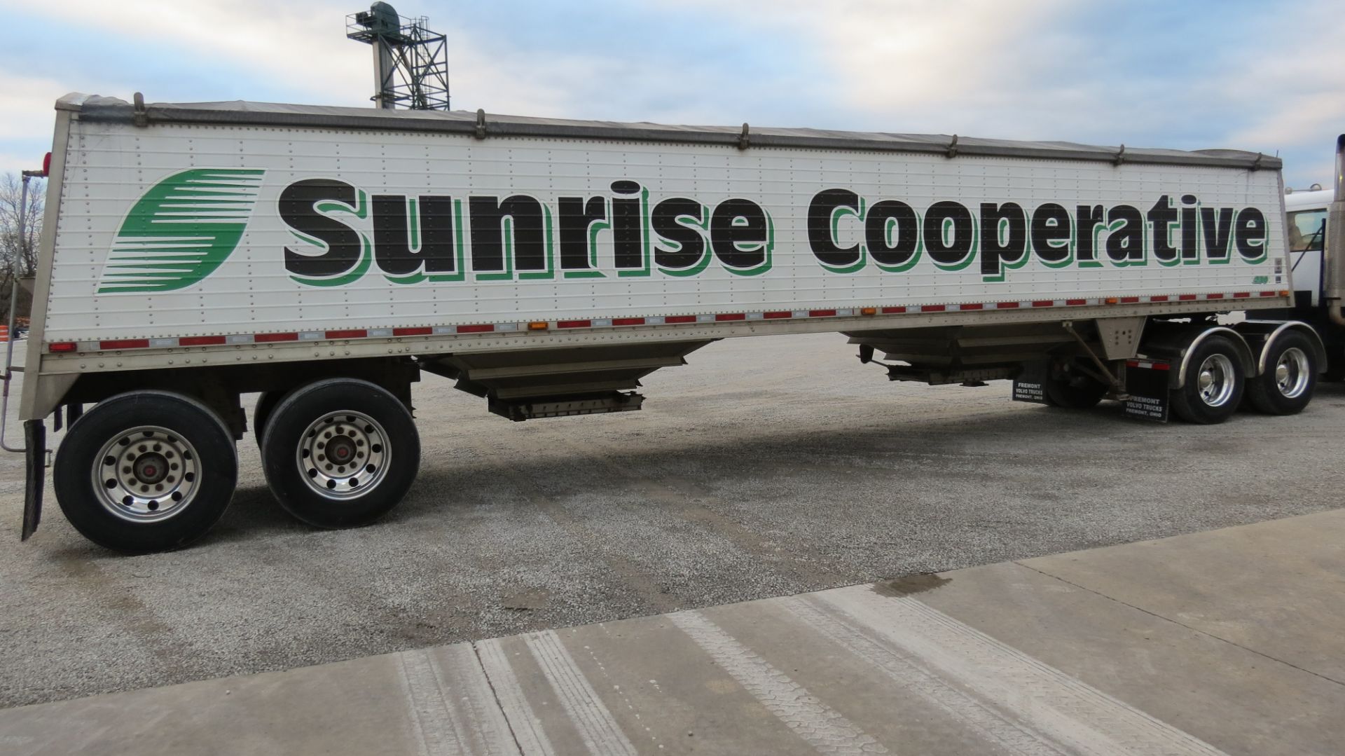 40' 2011 Wilson Commander DWH 50-10 hopper trailer, air ride, SS front and rear, roll tarp - Image 10 of 27