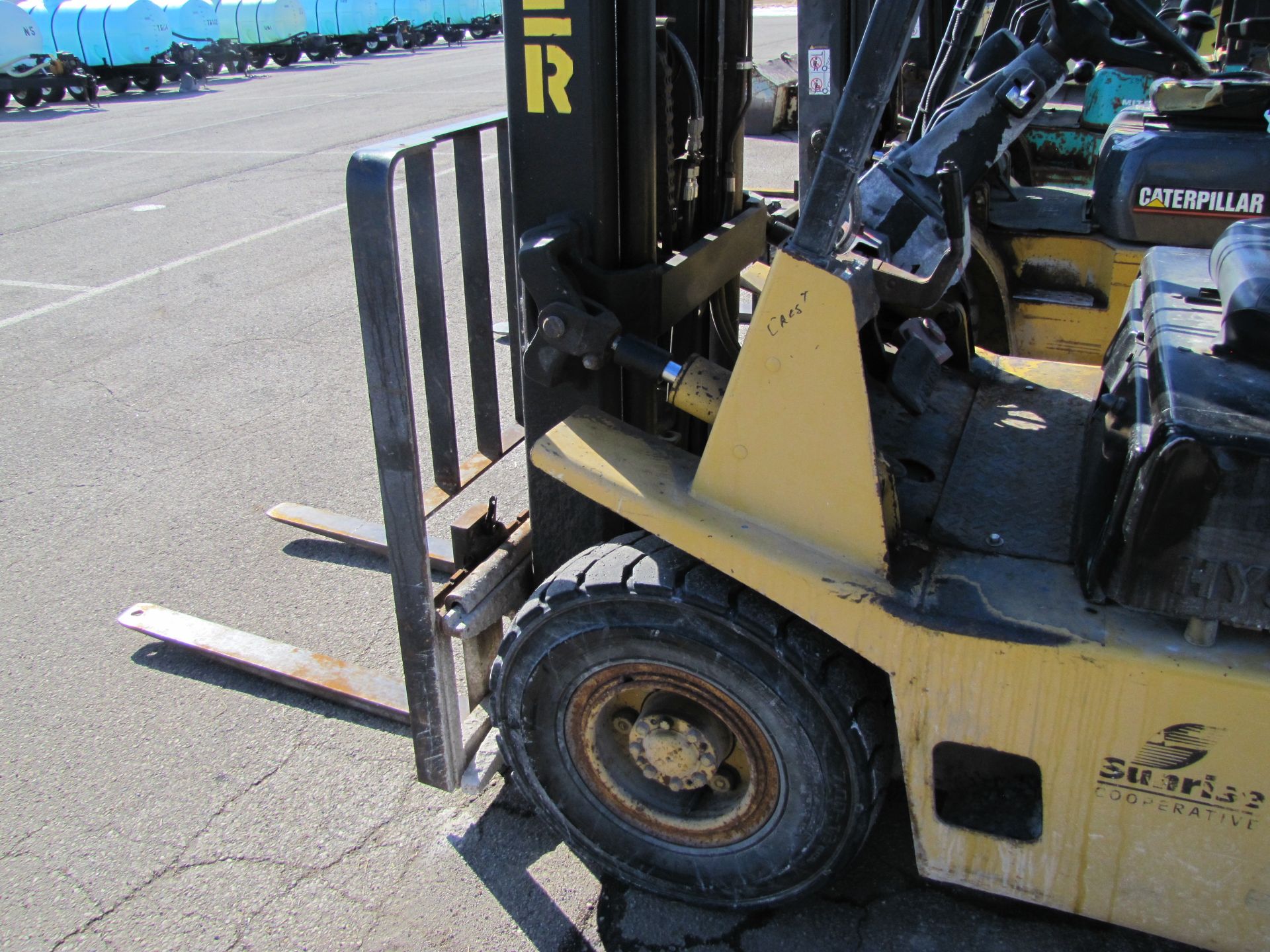 Hyster 50 forklift, 4500 lb capacity, propane, 3-stage, side shift, 7.00x12 fronts, 6.00x9 rears - Image 7 of 13
