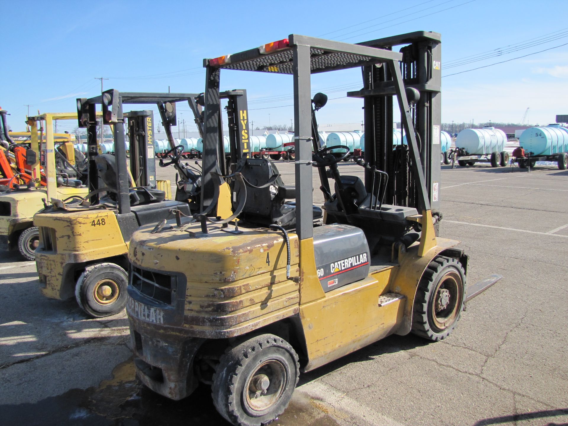 Caterpillar 60 forklift, 4500 lb capacity, propane, 3-stage, side shift, 28x9/15 fronts - Image 4 of 17