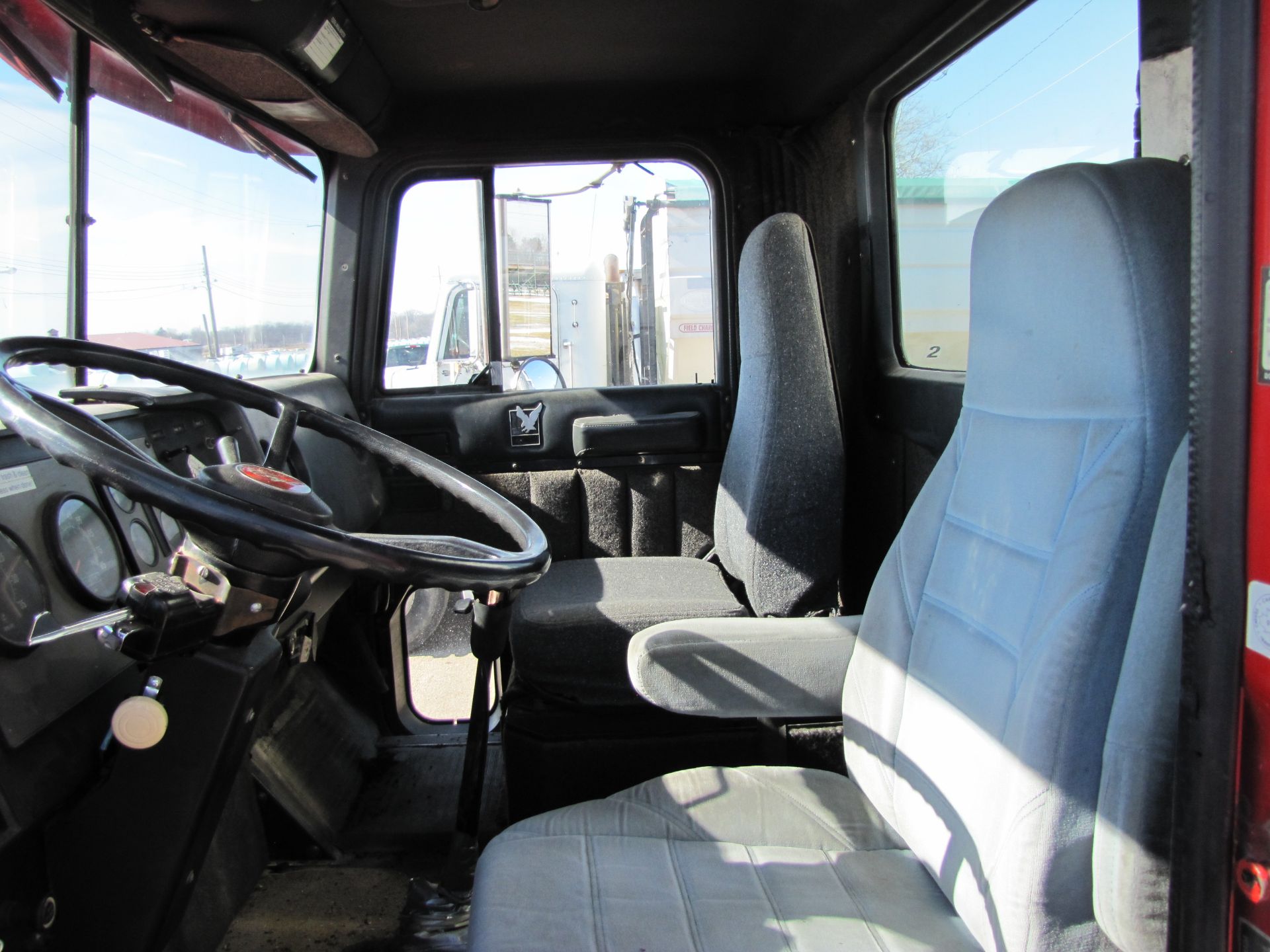 1988 International Eagle 9300, day cab, air ride, wet kit, Cat 3406P, Fuller 13-speed trans - Image 79 of 88