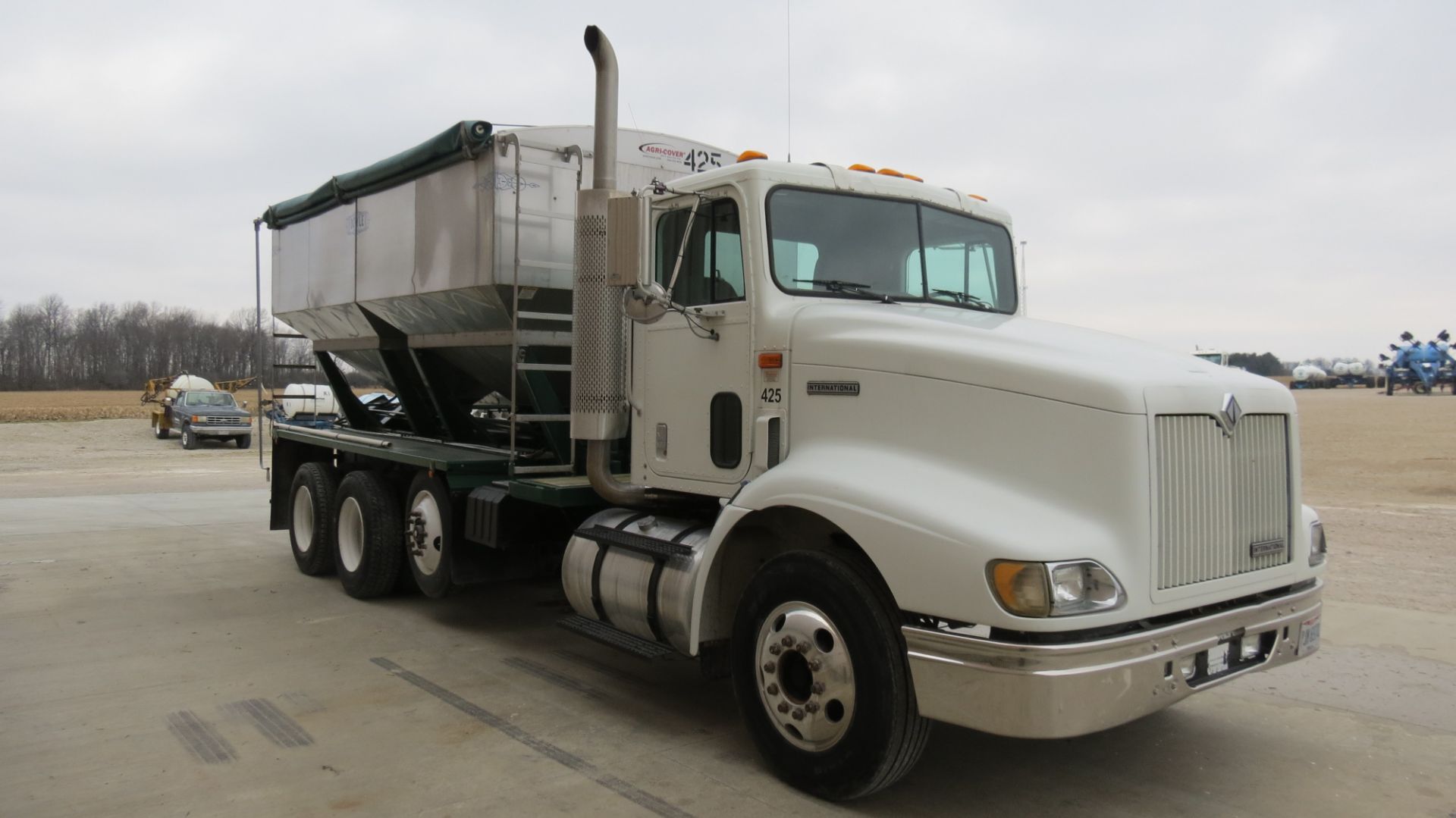 1999 International 9100, day cab, spring ride, tandem axle w/ cheaters, Cummins M11 Plus - Image 6 of 56